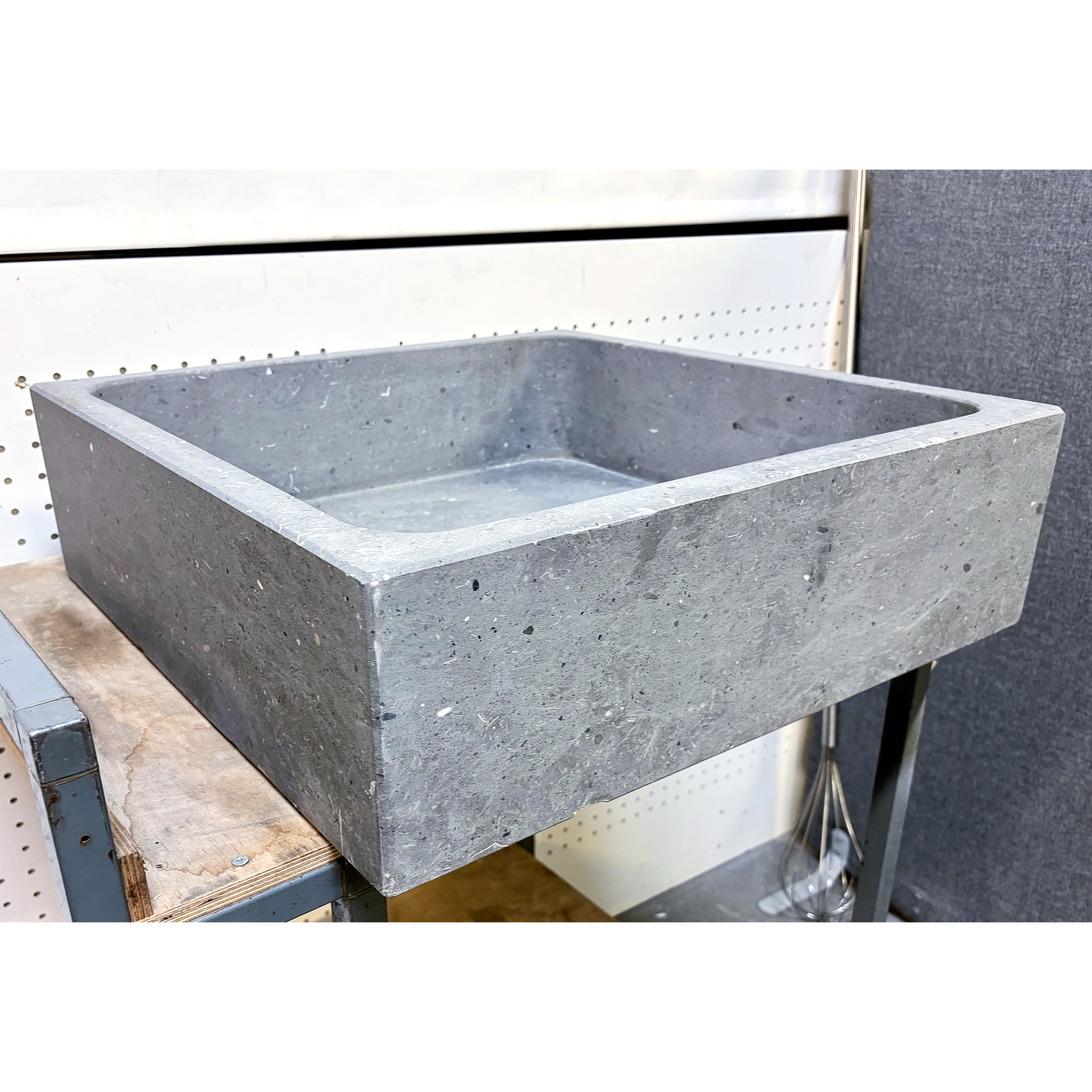 Limestone handlaug