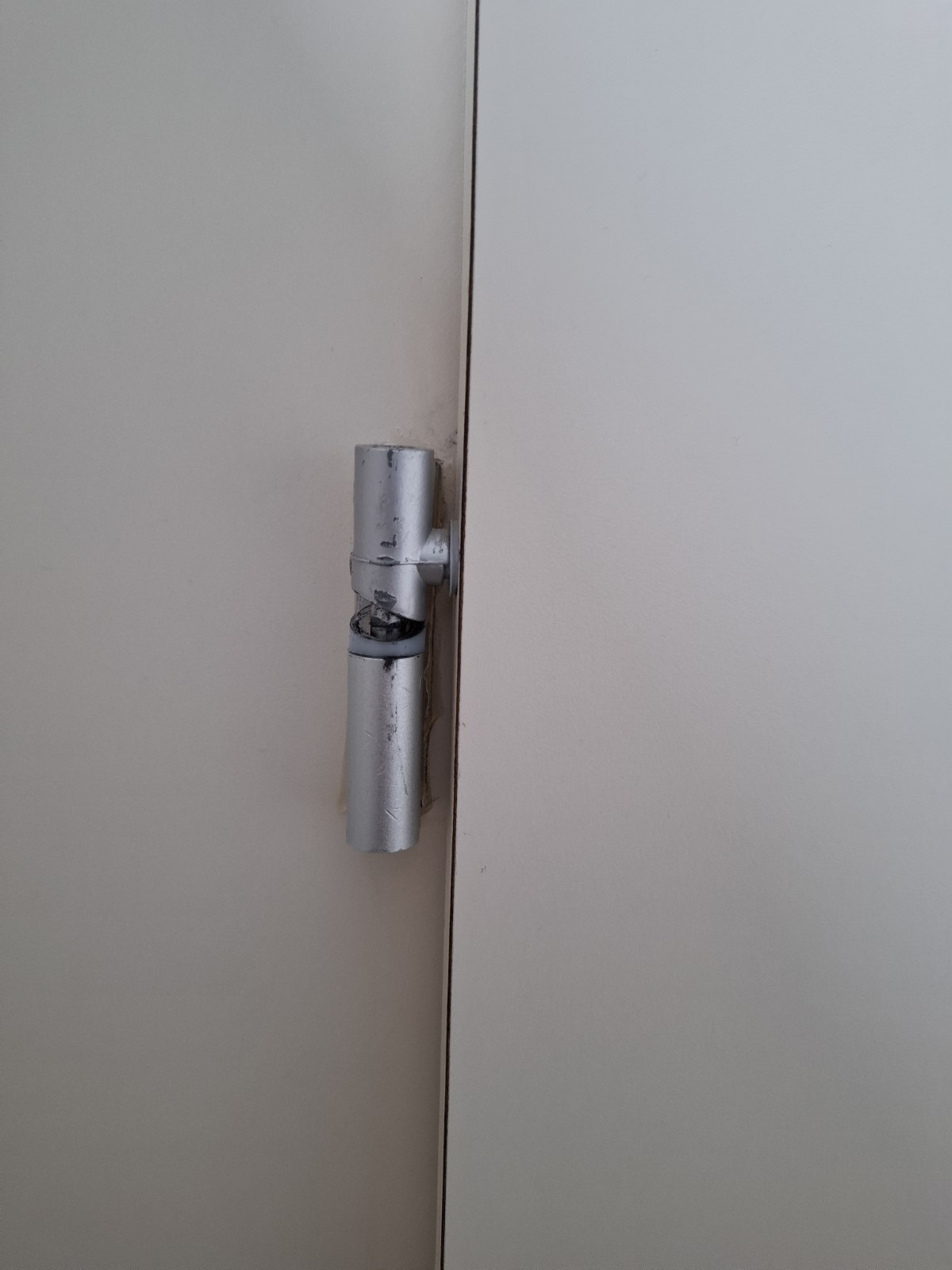 SELT / SOLD Nýleg WC skilrúm fyrir 2 klósett 13