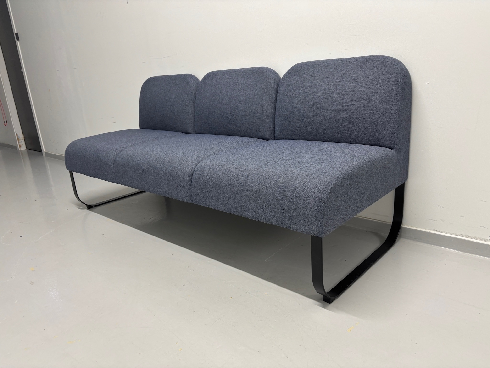 SELT / SOLD Johanson sófi 3ja sæta frá A4, B180xD68/54xH43 sm. 2