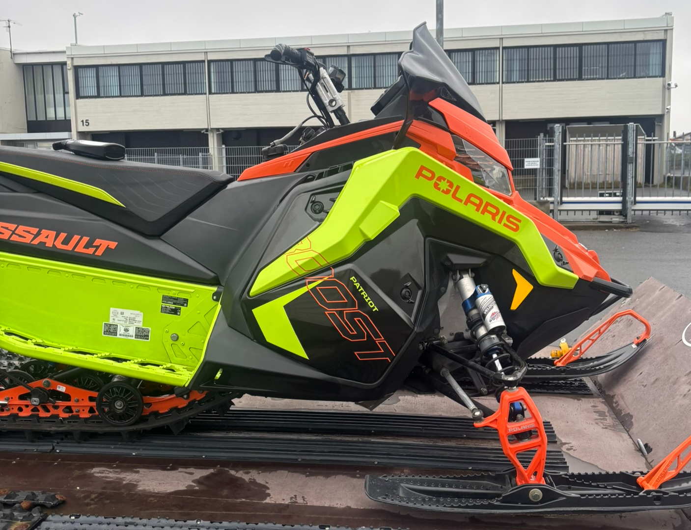 SELT / SOLD Polaris SwitchBack Assault Turbo 2023 vélsleði og kerra. 3