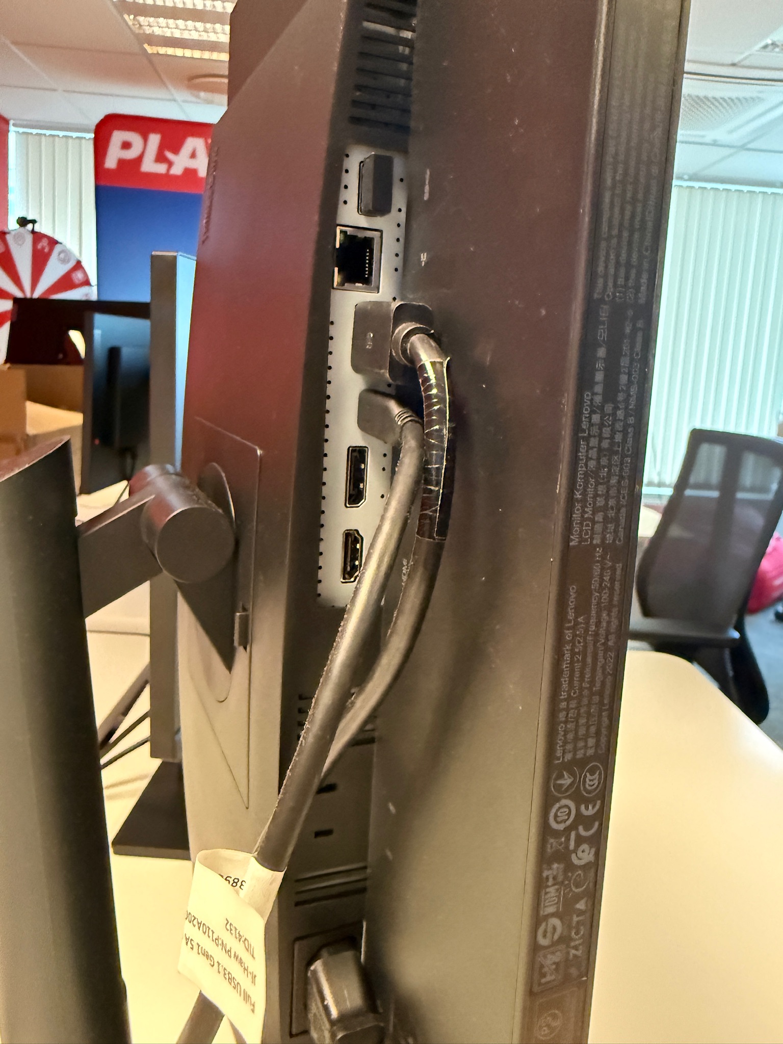 SELT / SOLD Lenovo ThinkVision tölvuskjár, 23,8", 2560x1440p - PLAY 9