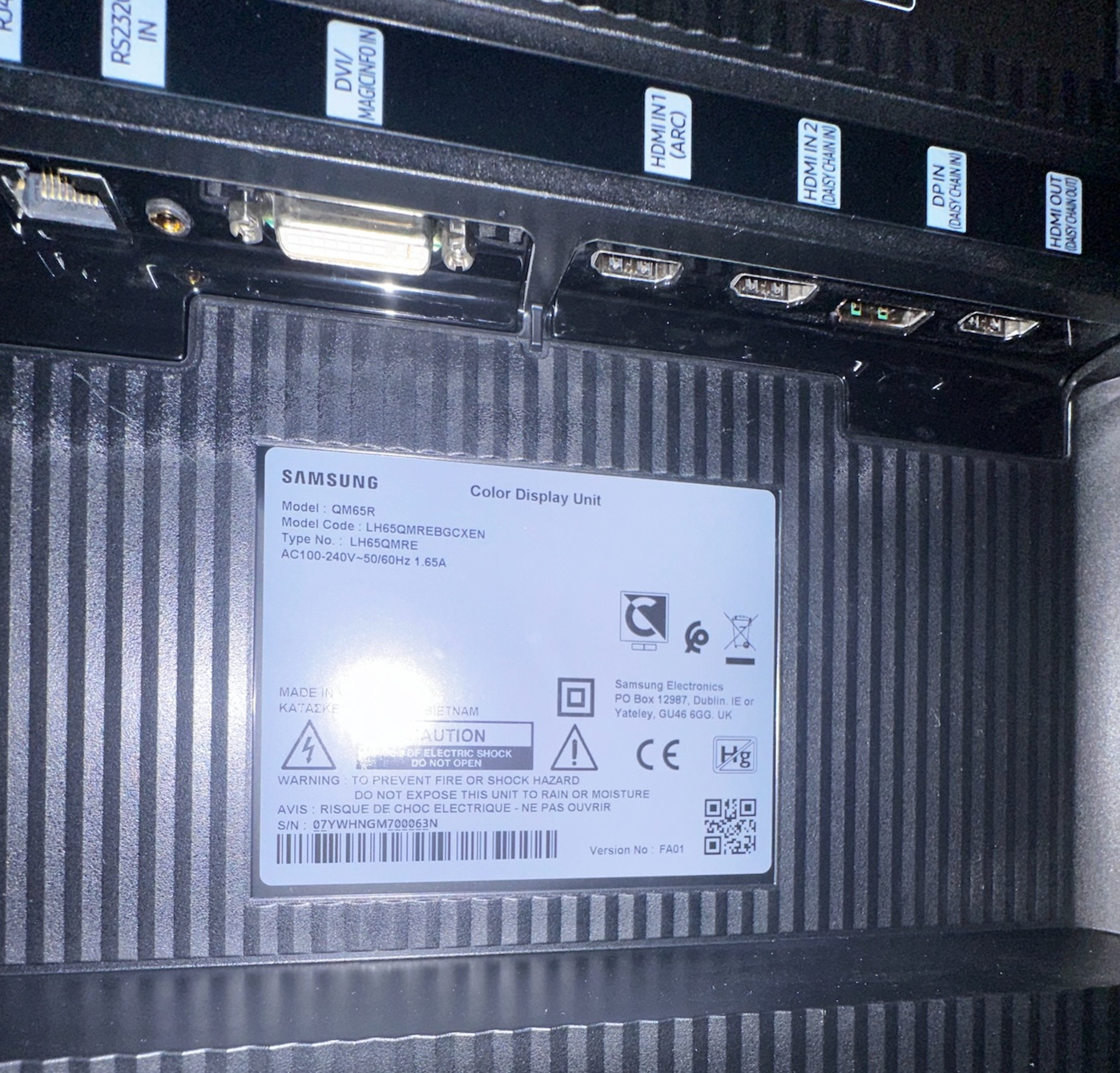 SELT / SOLD -Samsung QMR upplýsingaskjár, 65'', 4K - 16 tíma notkun á sólarhring 7