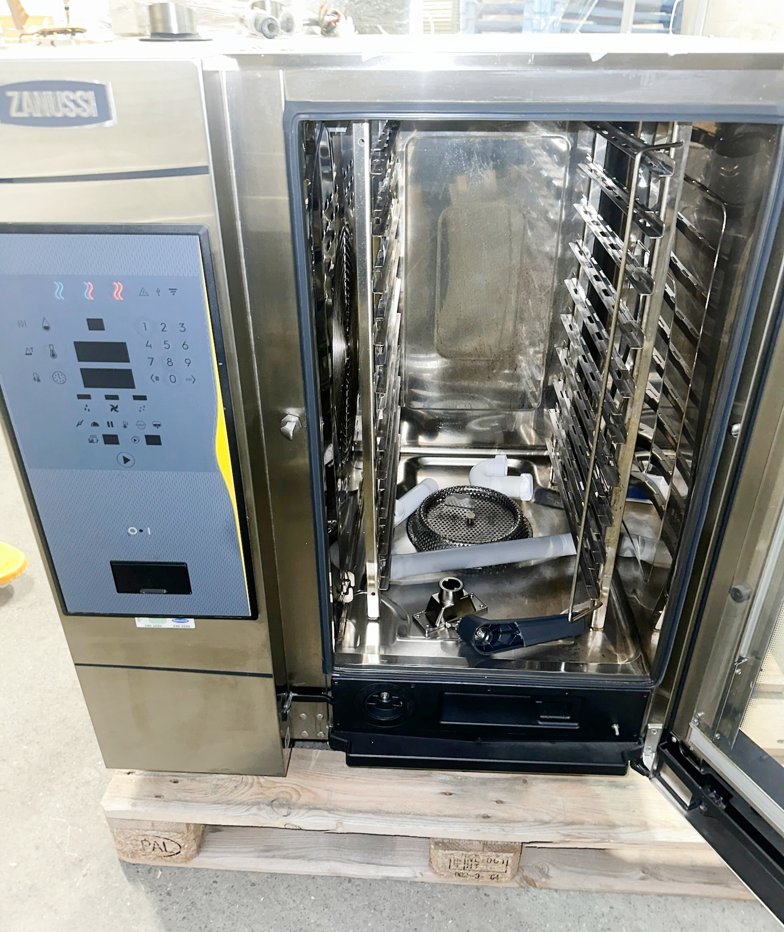 SELT / SOLD Zanussi Magistar Gufusteikingarofn 10 hillu - DS Easy touch (2019) 3