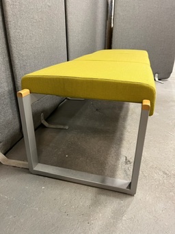 SELT / SOLD Kinnarps bekkur frá Pennanum, 2ja og 3ja sæta 4