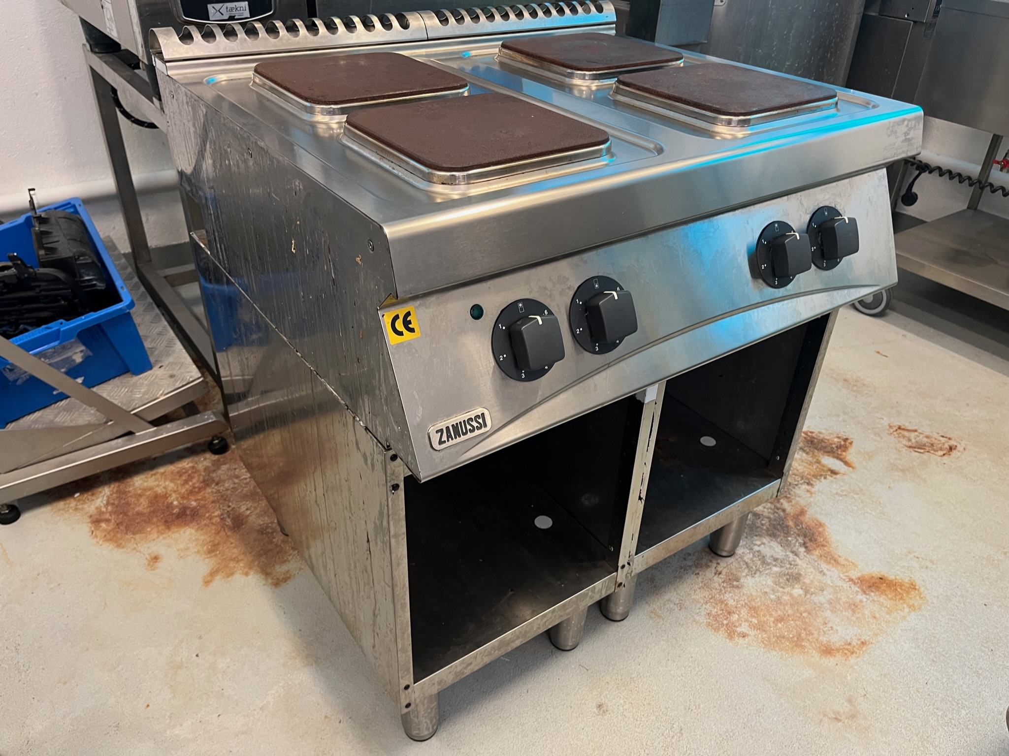 SELT / SOLD Zanussi helluborð 3
