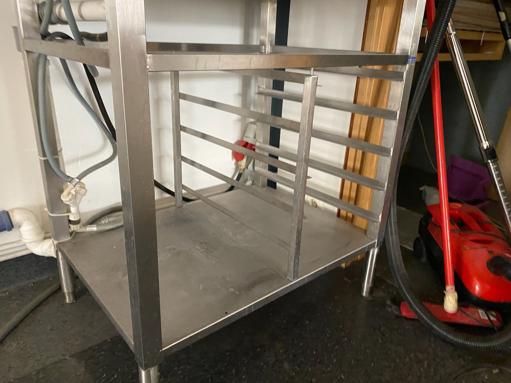 SELT / SOLD Zanussi ofn, 5 skúffur 6