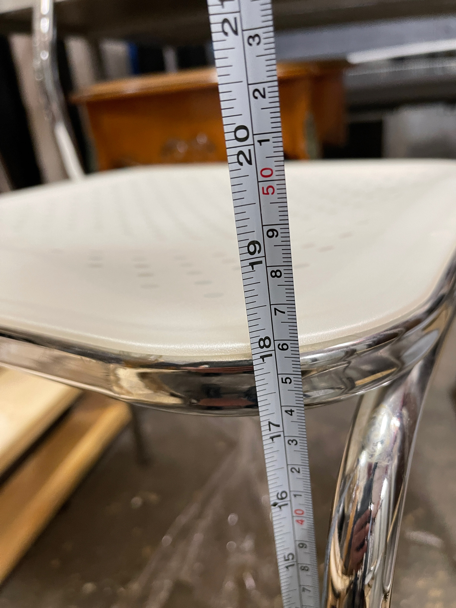Selt/Endurnýtt-Staflanlegir stólar - hvítir 11