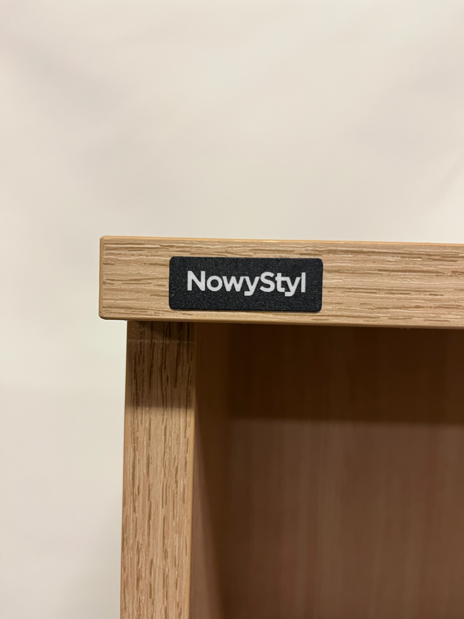 SELT / SOLD NowyStyl skrifstofuskápur frá Hirzlunni 5