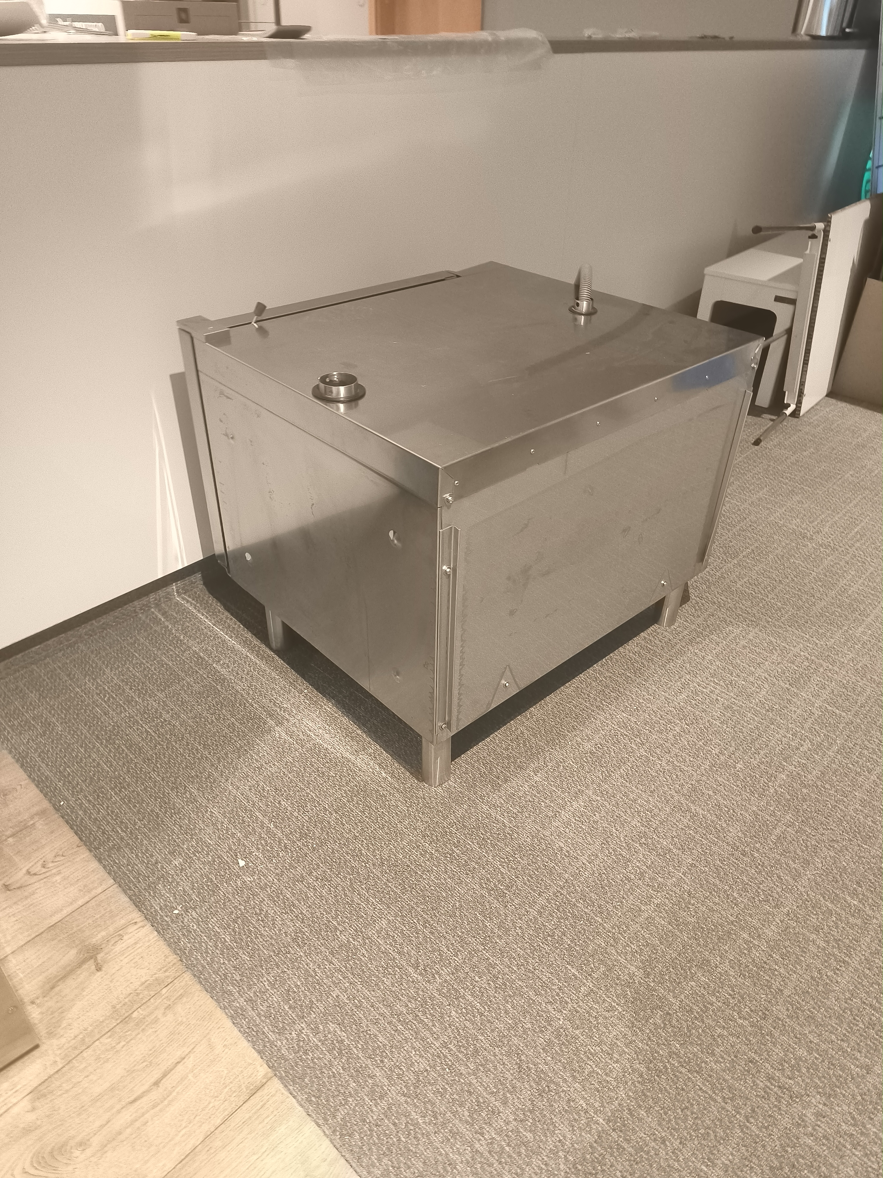 SELT / SOLD Zanussi gufuofn á standi, 6 skúffur 6