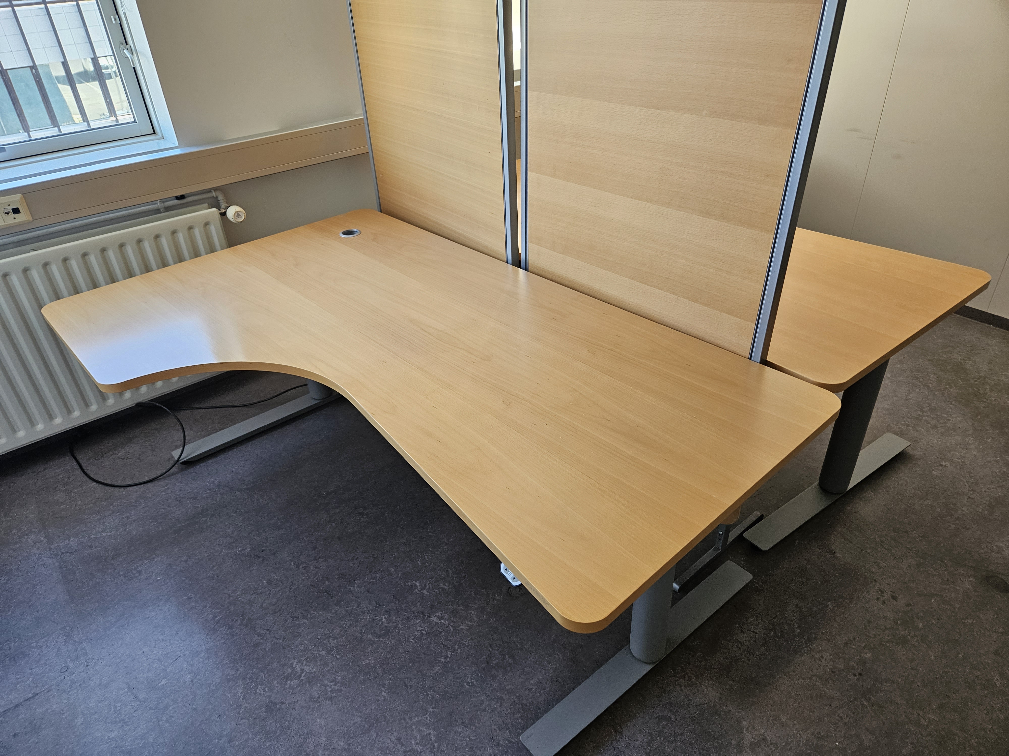 SELT / SOLD Flex-T rafmagnsborð frá Á. G. 2