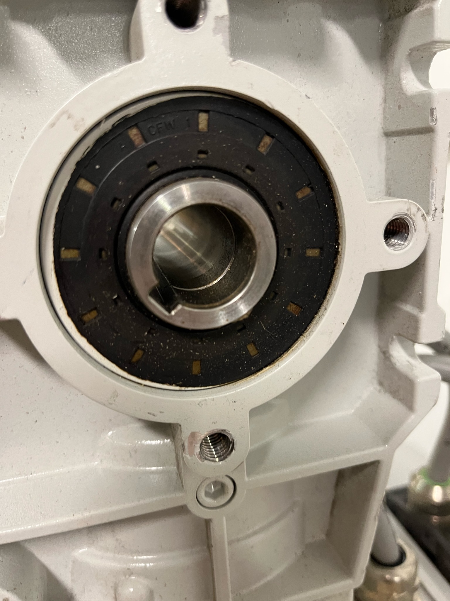 SELT / SOLD Lenze Gear Motor 3-mot EN60034 5