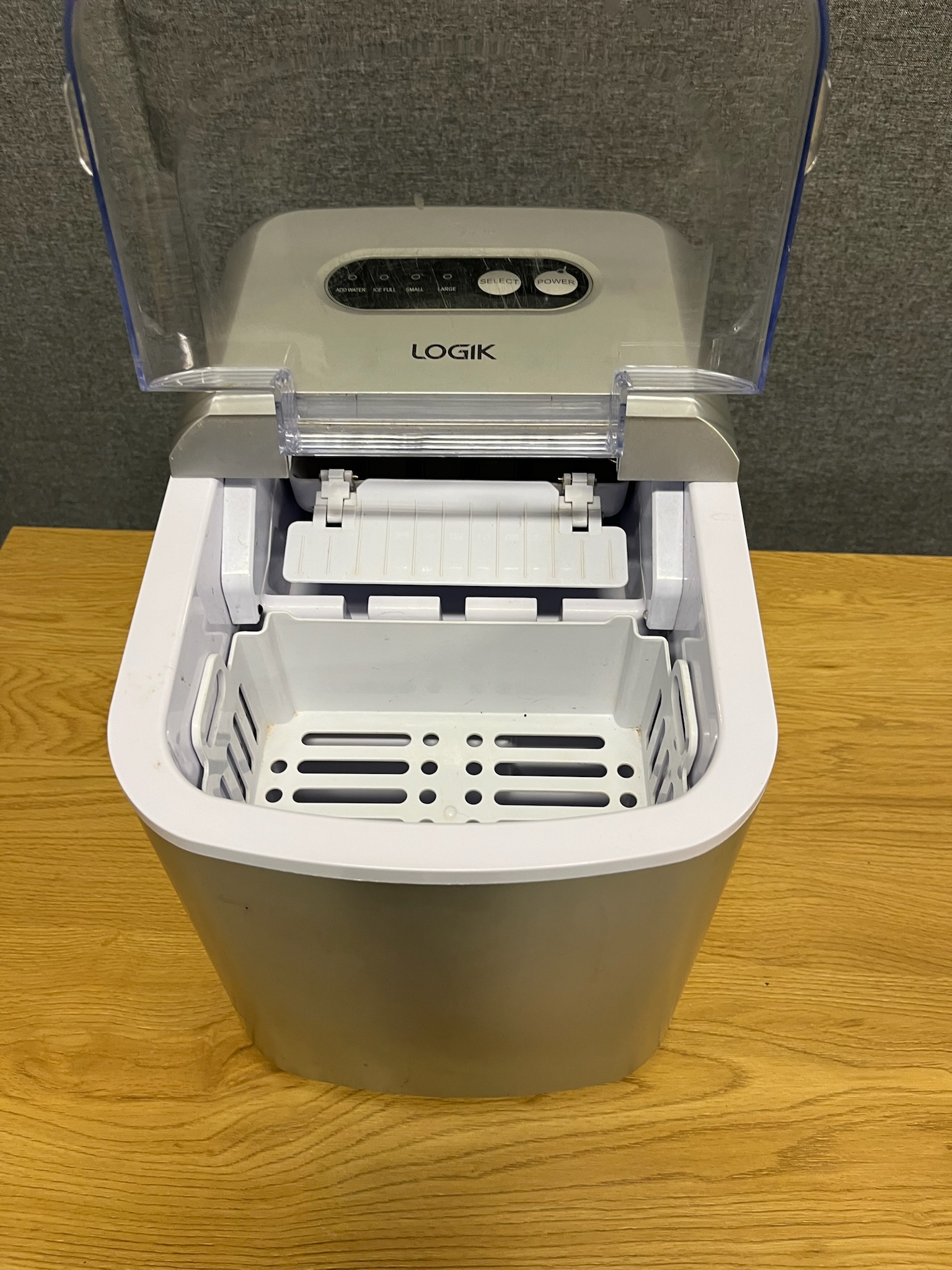 SELT / SOLD Logik klakavél, 12kg/24hr H65 x B40 x D55 sm. 3