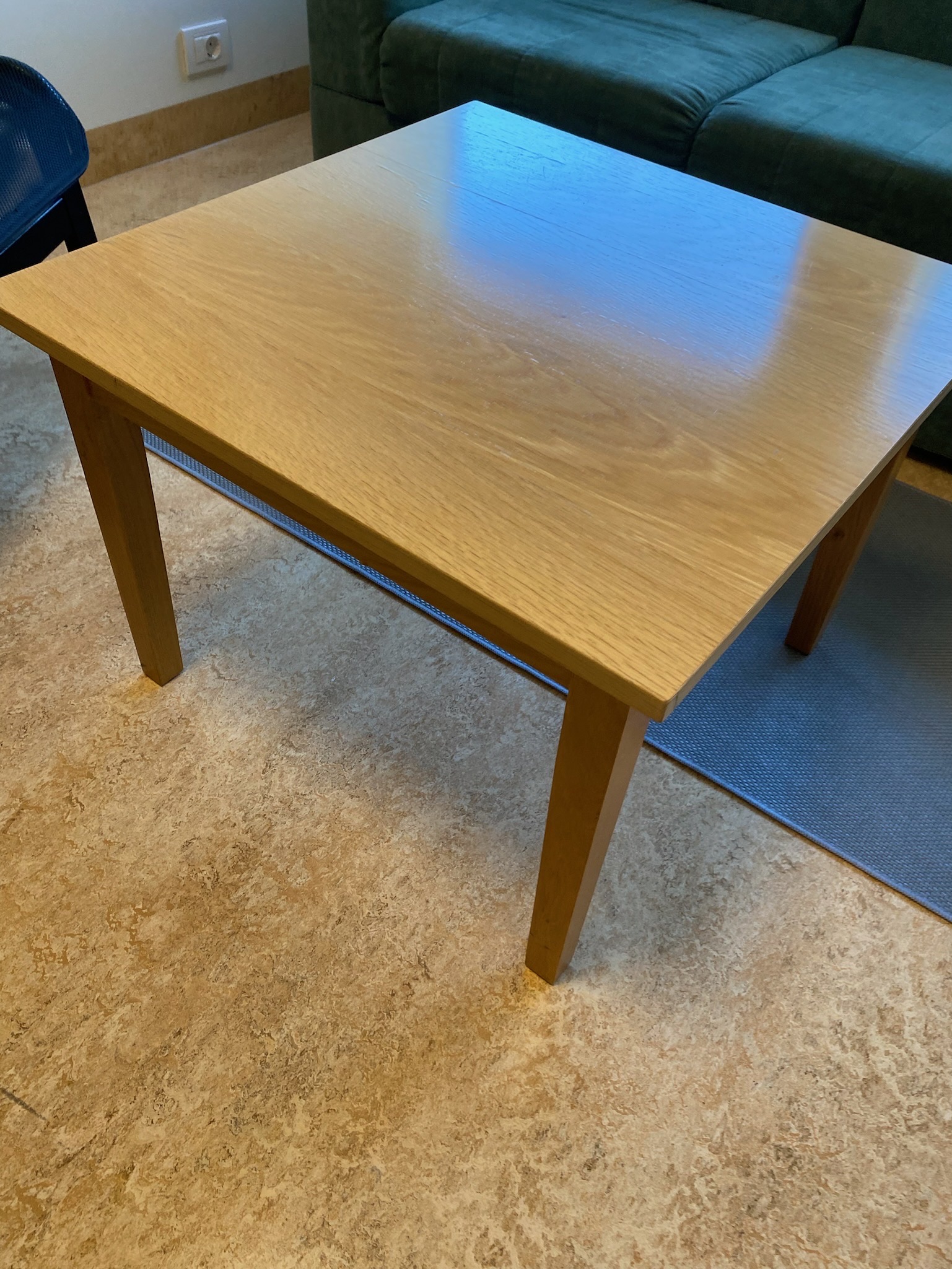 SELT / SOLD Smáborð - Alþingi 8