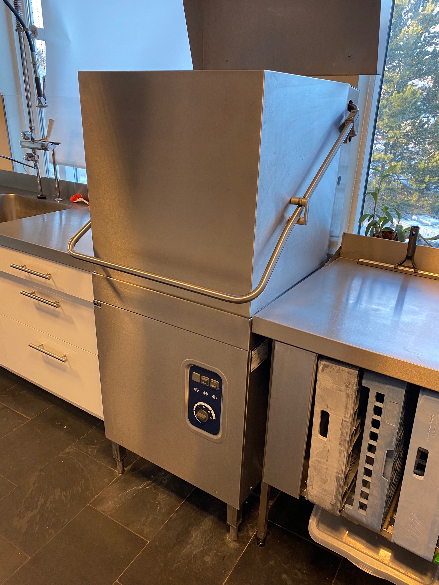 SELT / SOLD Comenda húddvél - vel með farin