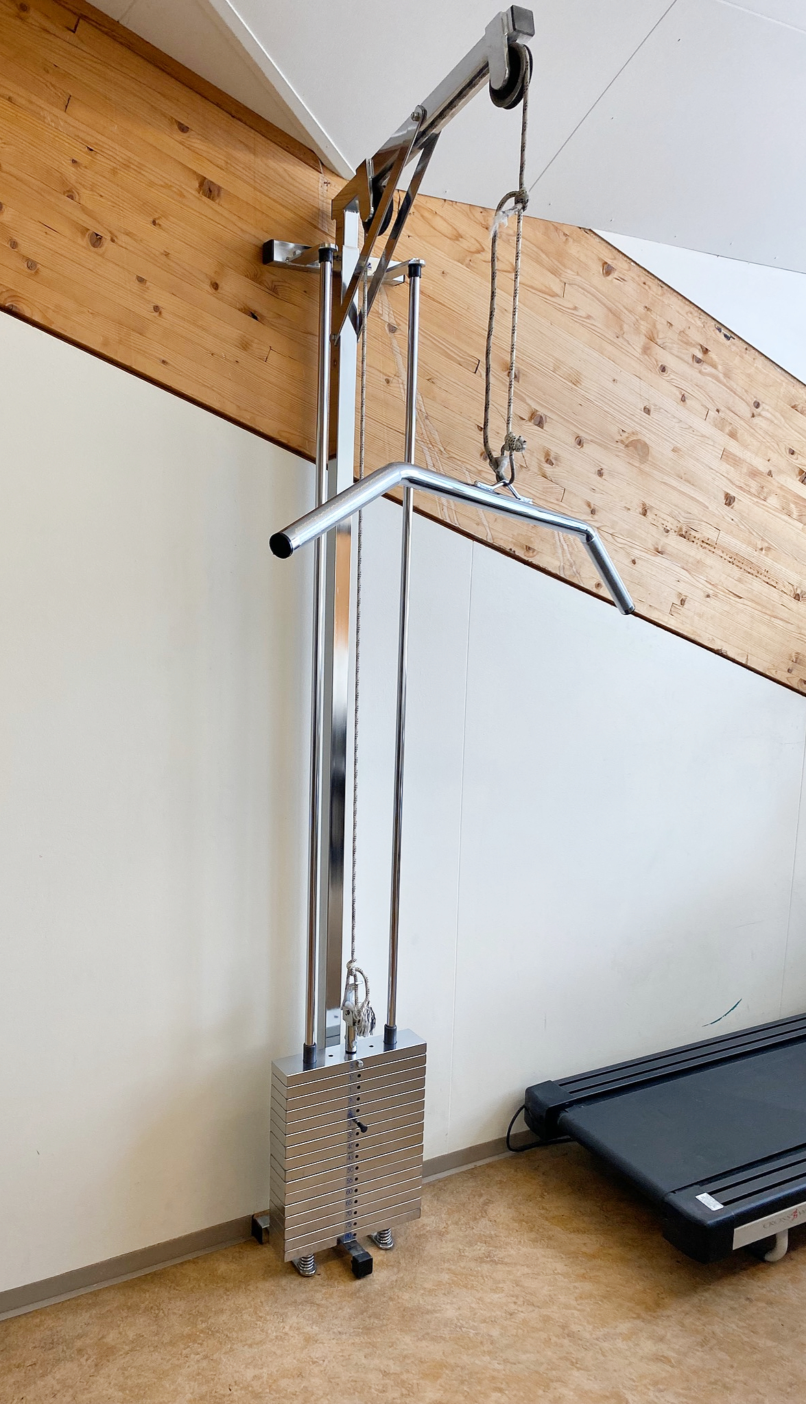 SELT / SOLD Niðurtog / Lat Pulldown