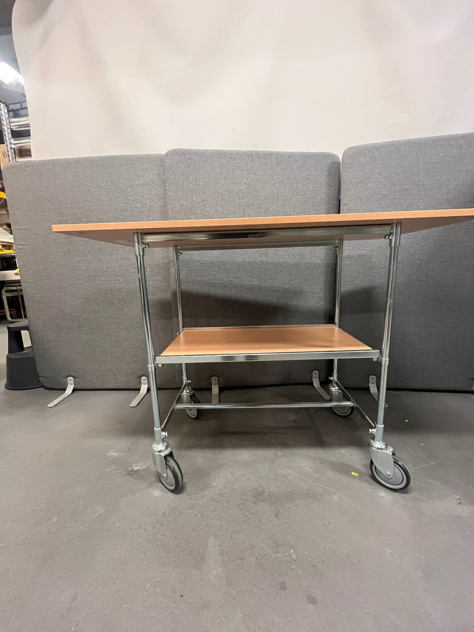 SELT / SOLD TENTE vinnuborð / tínsluborð á hjólum, B120 x D60 x H90 sm. 2