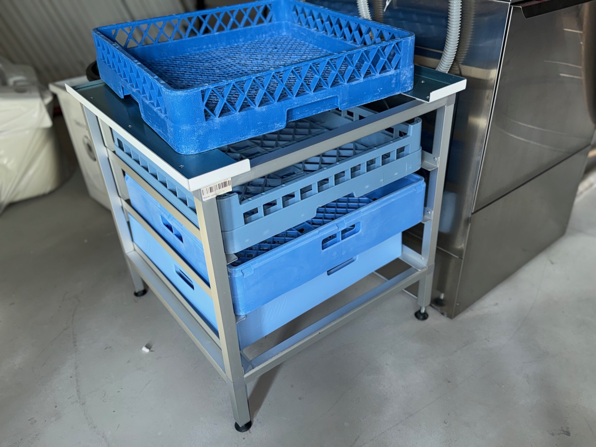 SELT / SOLD Bakkavagn m. 4 bökkum H60xB60xD57sm.