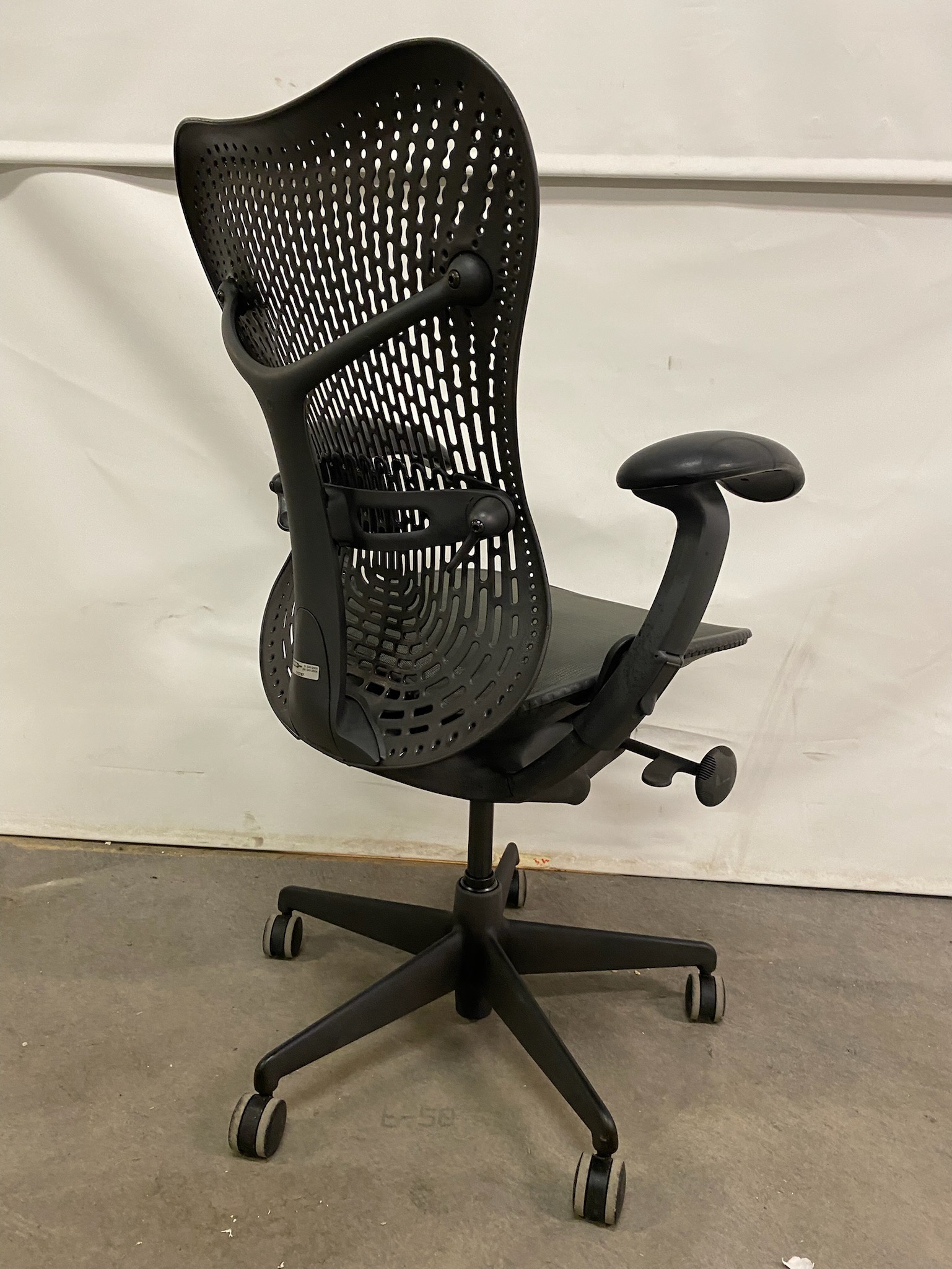 SELT / SOLD Herman Miller Mirra 3
