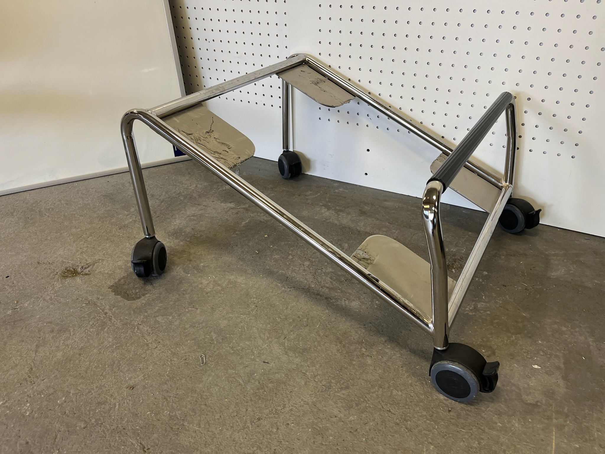 SELT / SOLD Stólavagn frá Hirzlunni 4