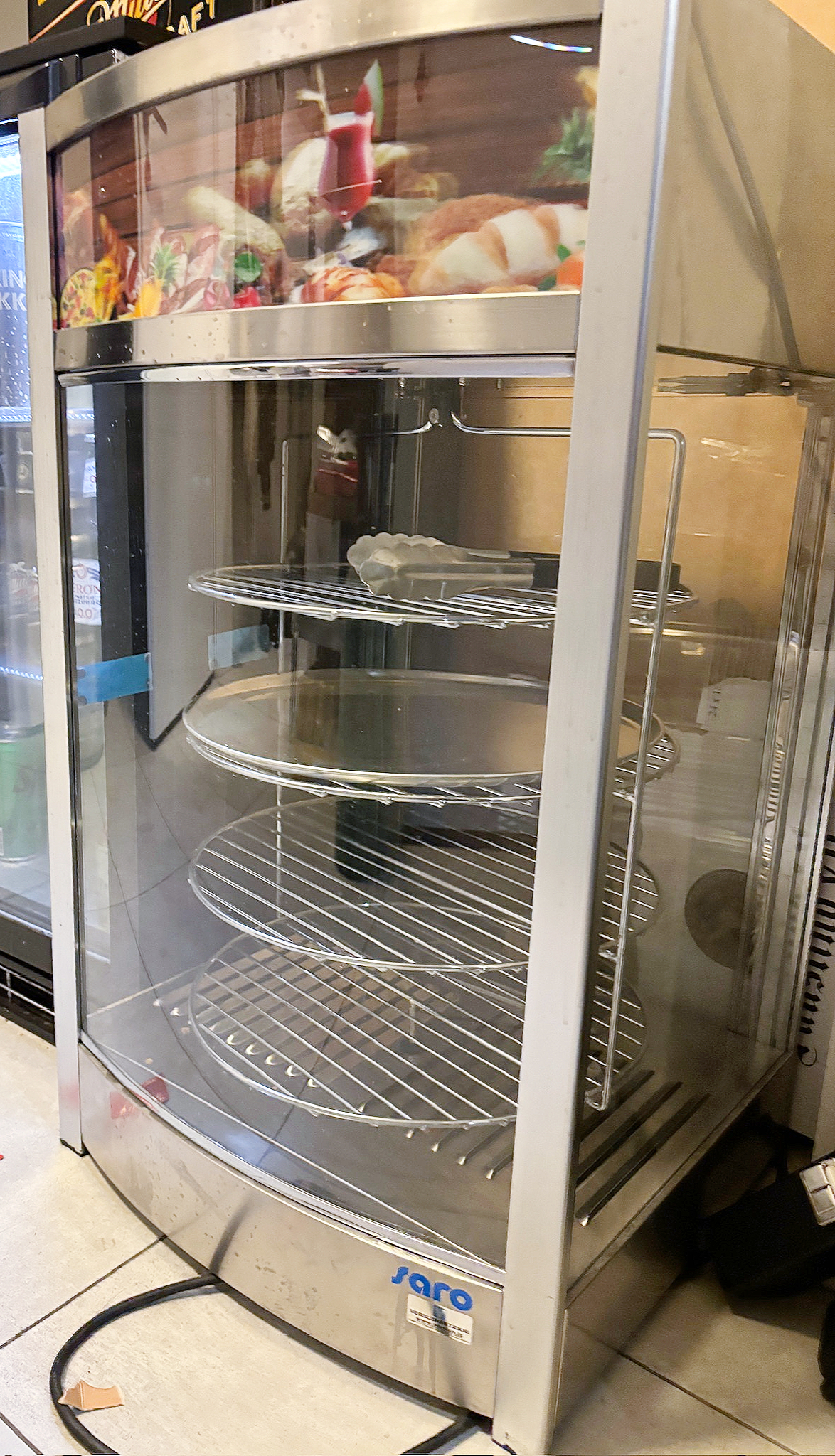 SELT / SOLD Saro Niklas pizzahitari 3