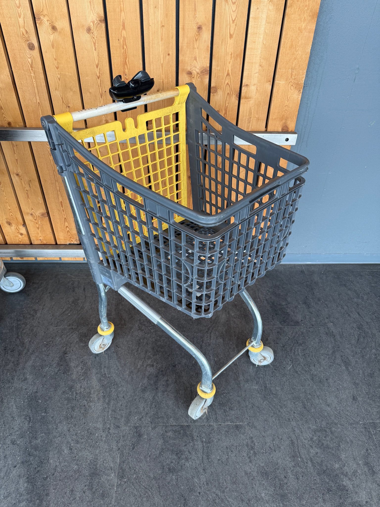 SELT / SOLD Verslunarkerrur frá Marsanz - margar gerðir 7