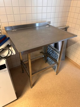 SELT / SOLD Stálborð, þurrkborð - B80 x D65 sm. 3