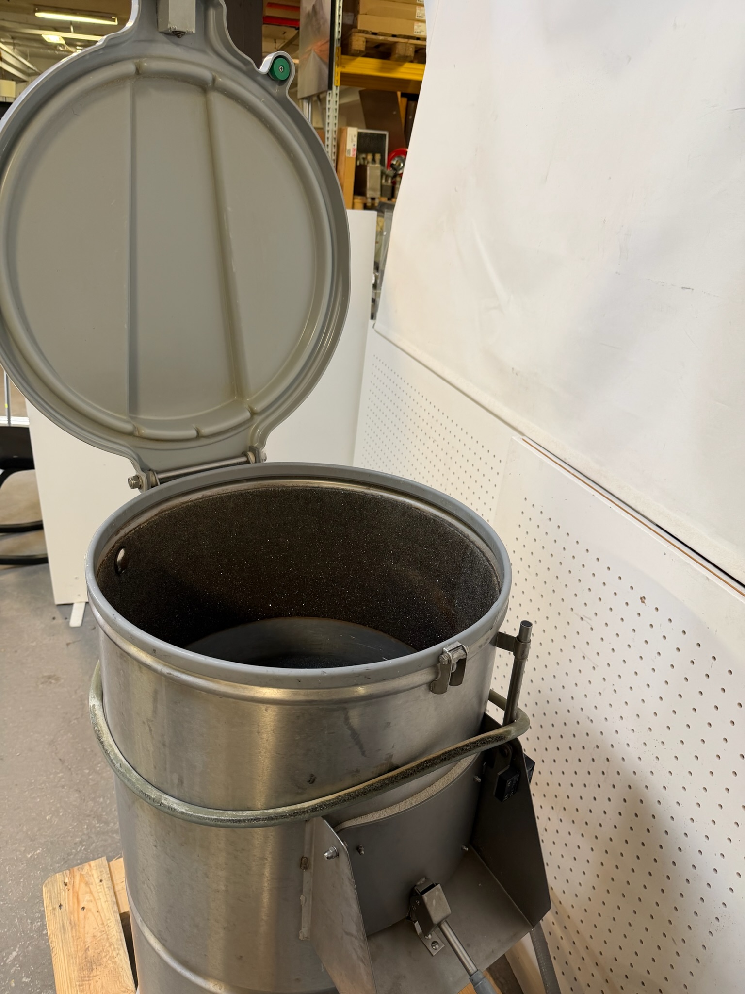 SELT / SOLD Nilma grænmetisskrælari 4