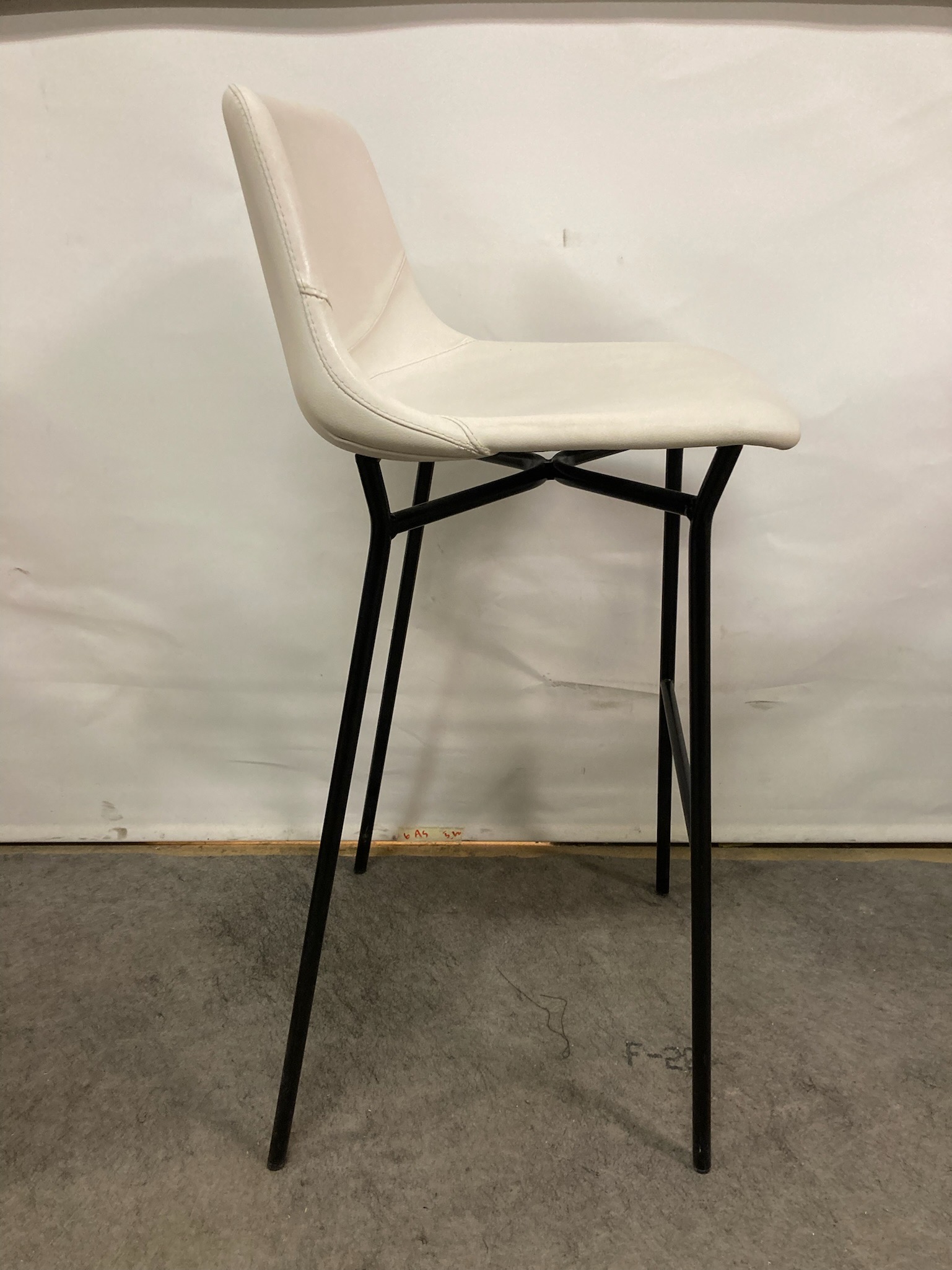 SELT / SOLD Barstólar með leður sæti 2