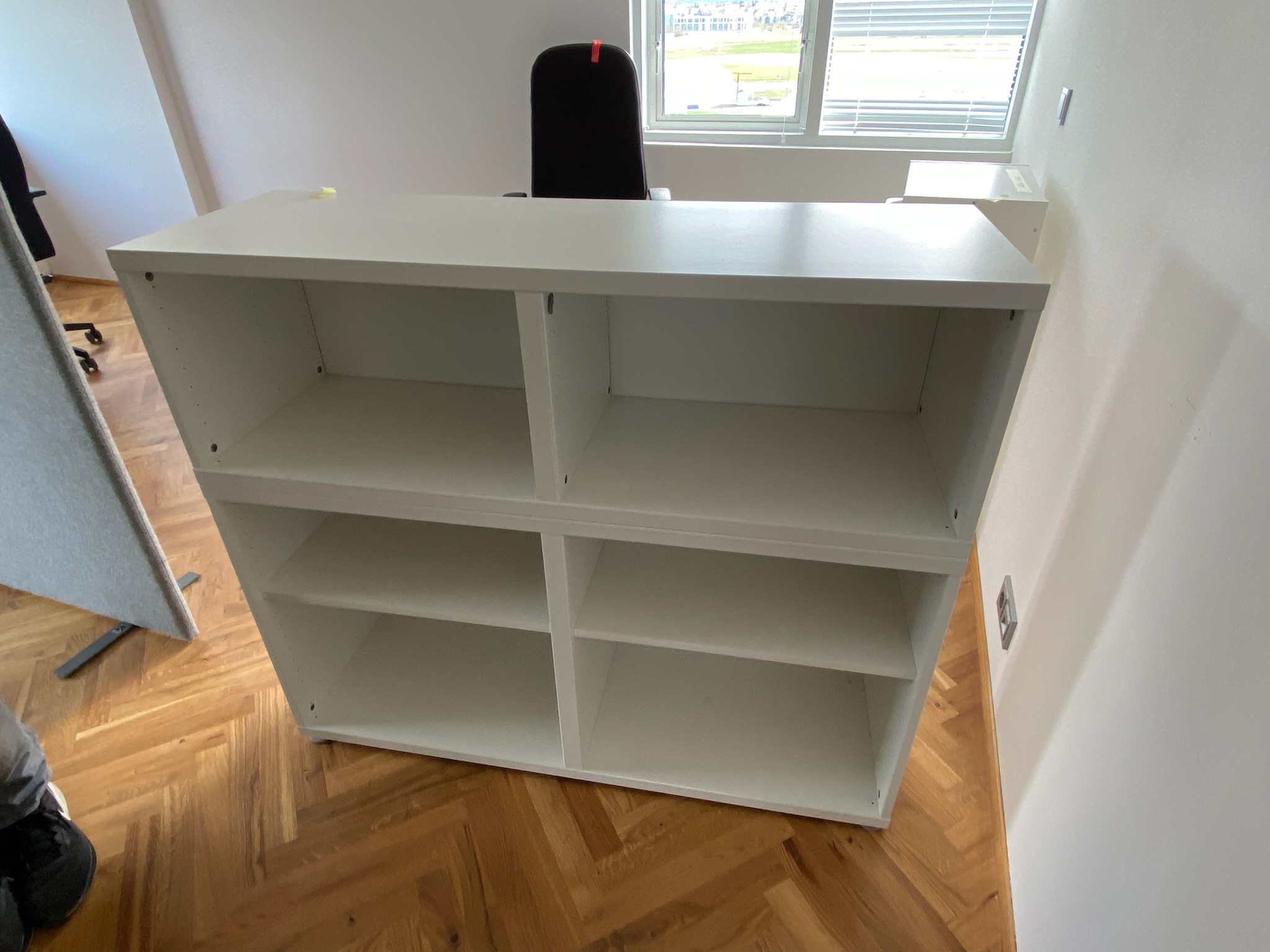 SELT / SOLD Hvítur skápur