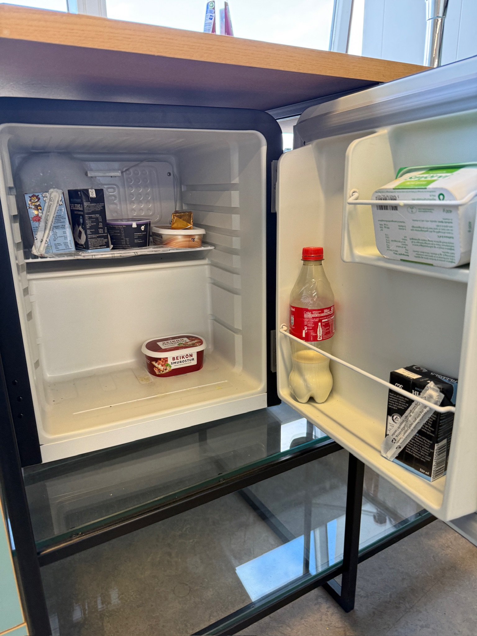 SELT / SOLD Temptech Retro kæliskápur 4
