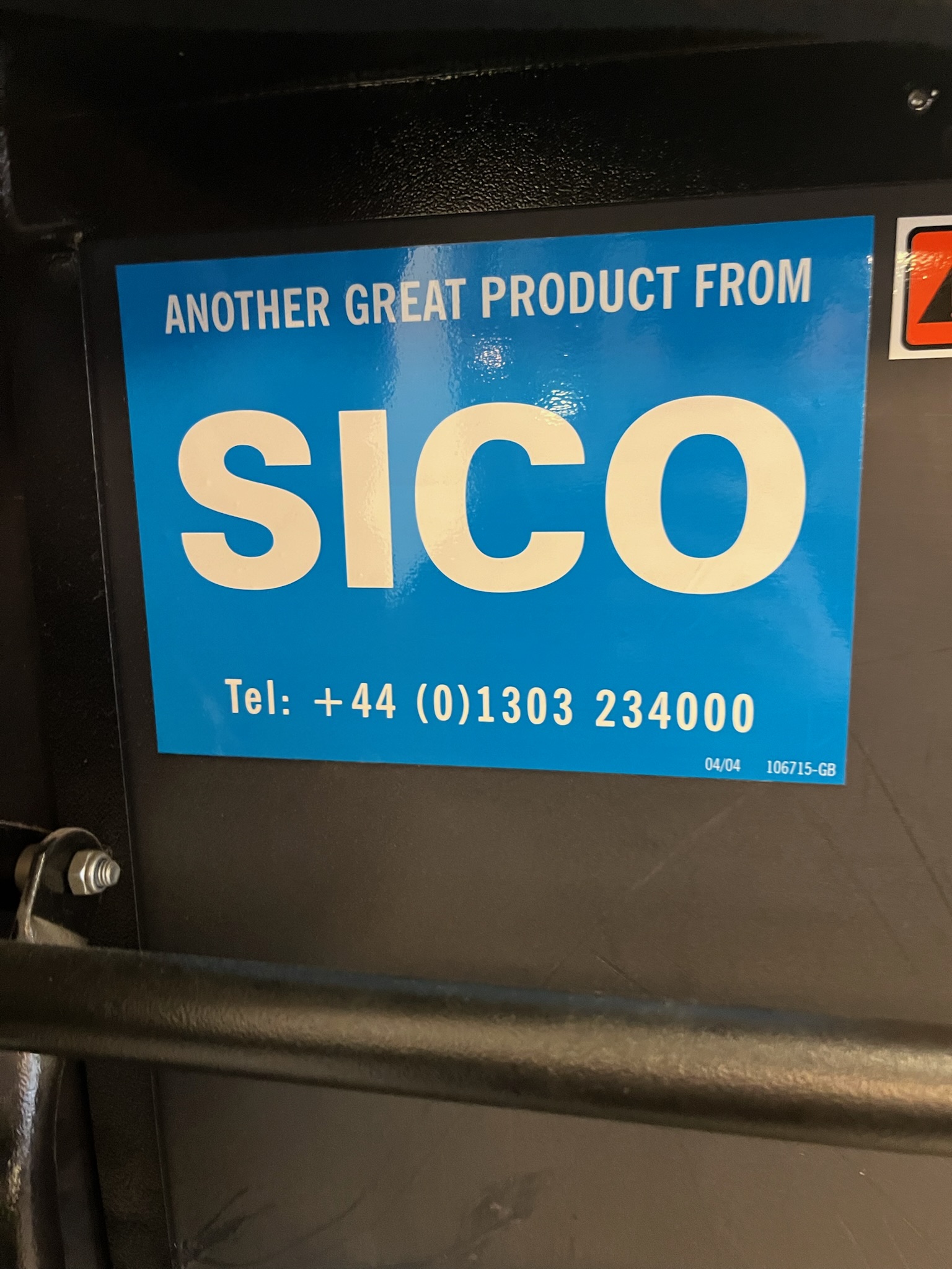 SELT / SOLD Fellanlegt svið á hjólum, B244xD122sm. 8