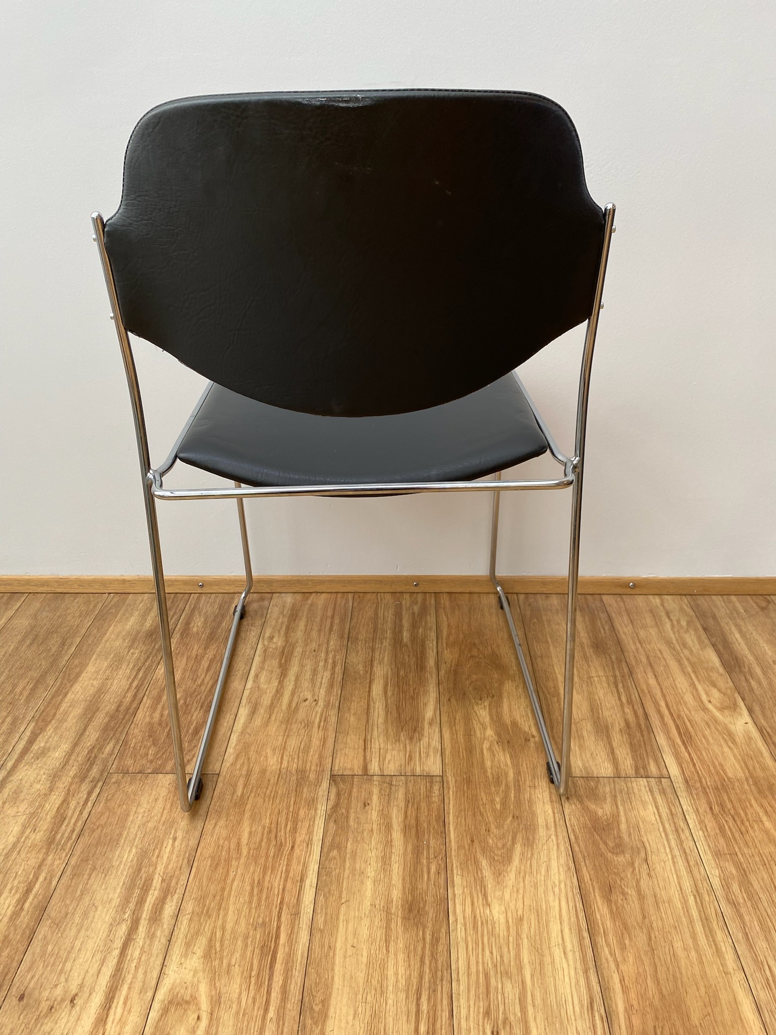 SELT / SOLD Fundar/biðstofustólar - leður - staflanlegir (43 stk.) 5