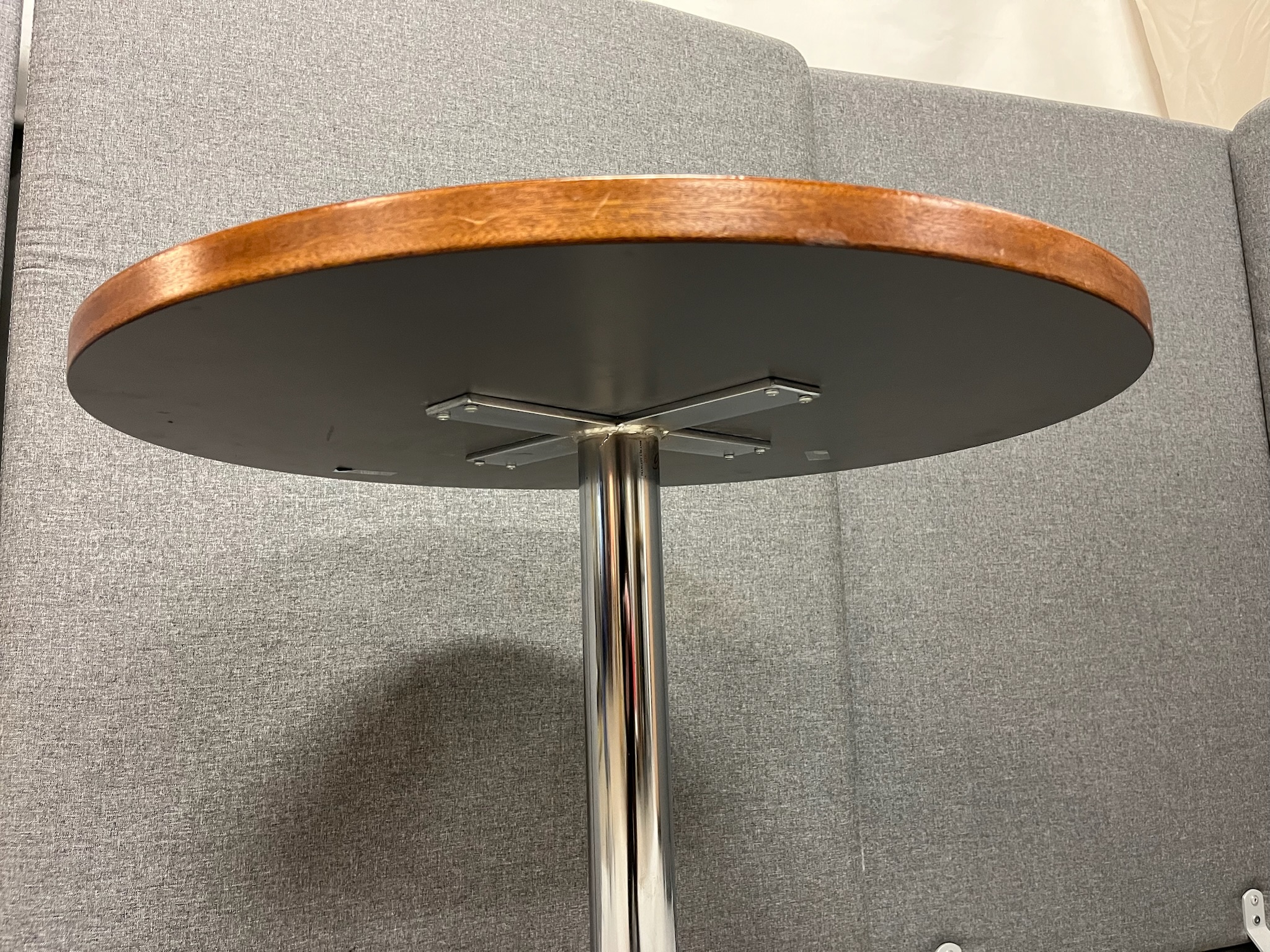 SELT / SOLD Hringborð, Ø70 x H74 sm. 3