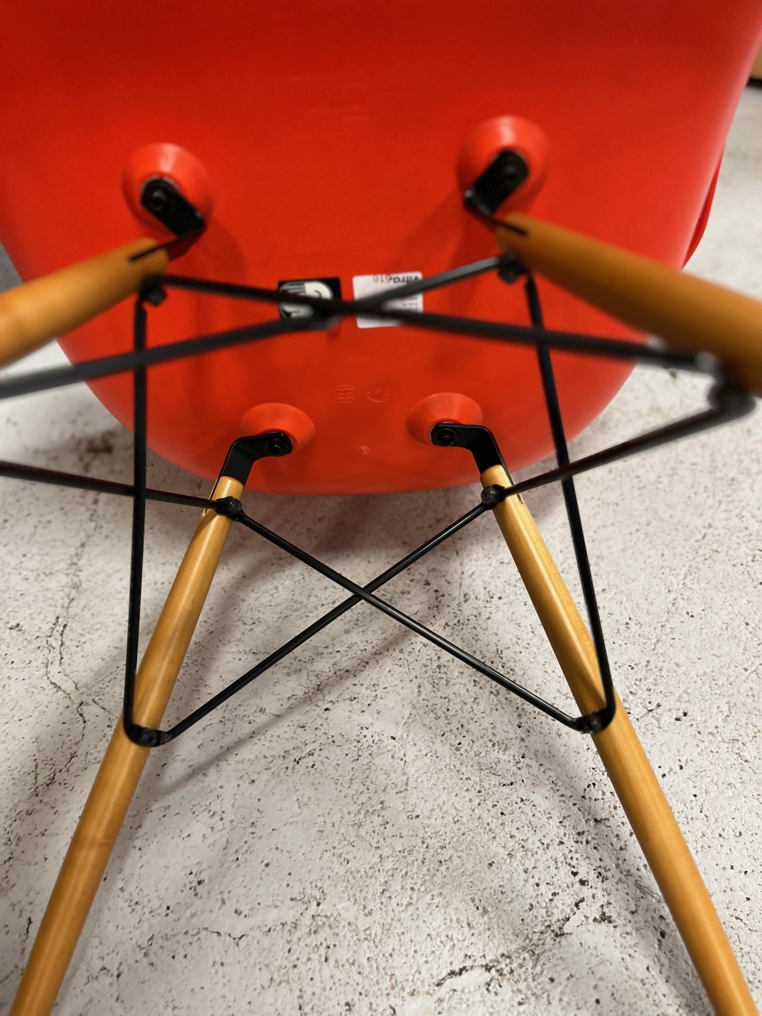 SELT / SOLD Vitra armstóll frá Pennanum 5