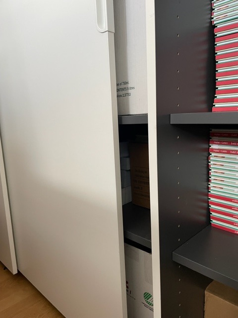 SELT / SOLD - IKEA skenkur með rennihurðum og læsingu (4 stk.) 6