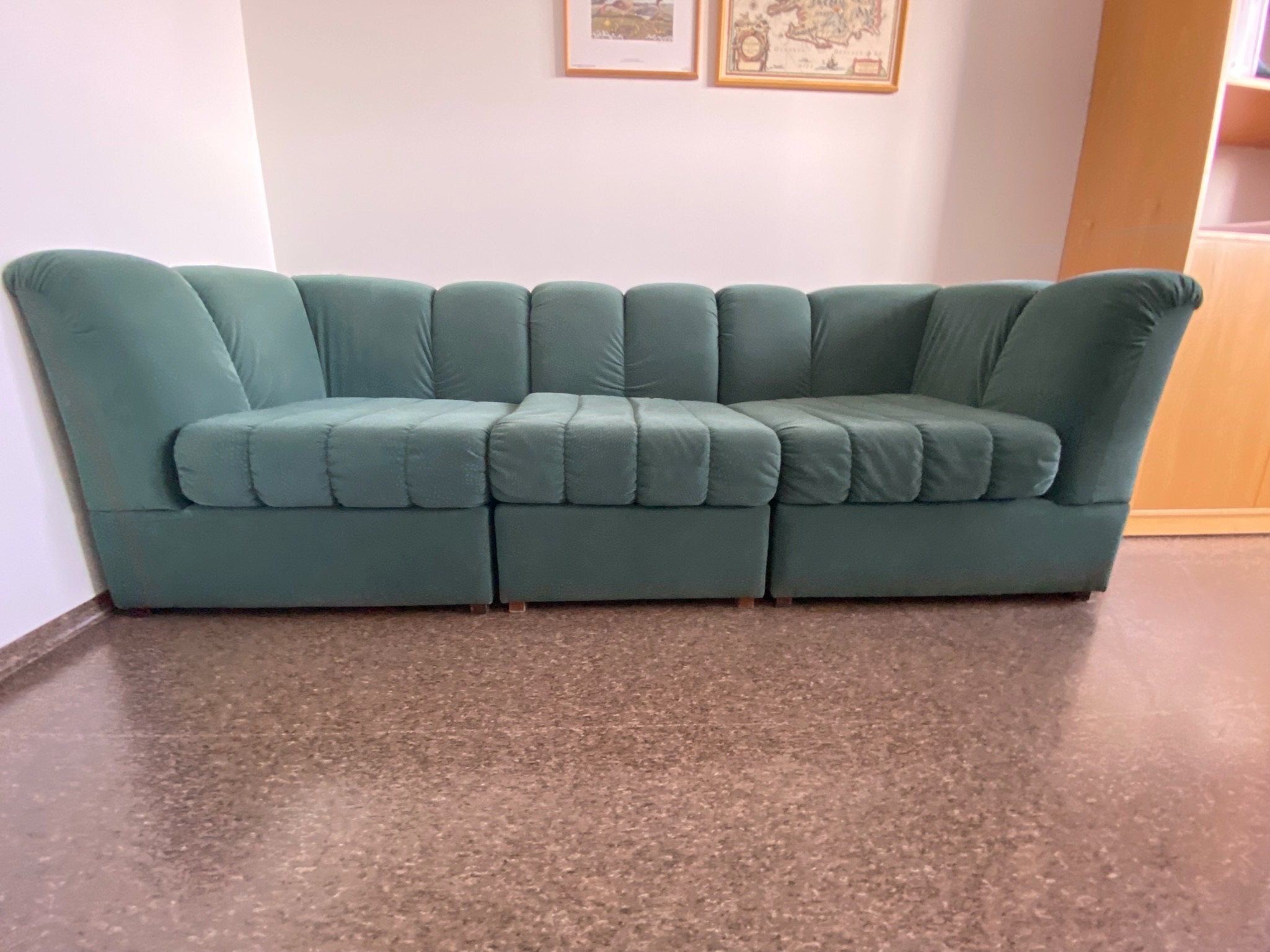 SELT / SOLD Velvet sófi grænn 3ja manna 3