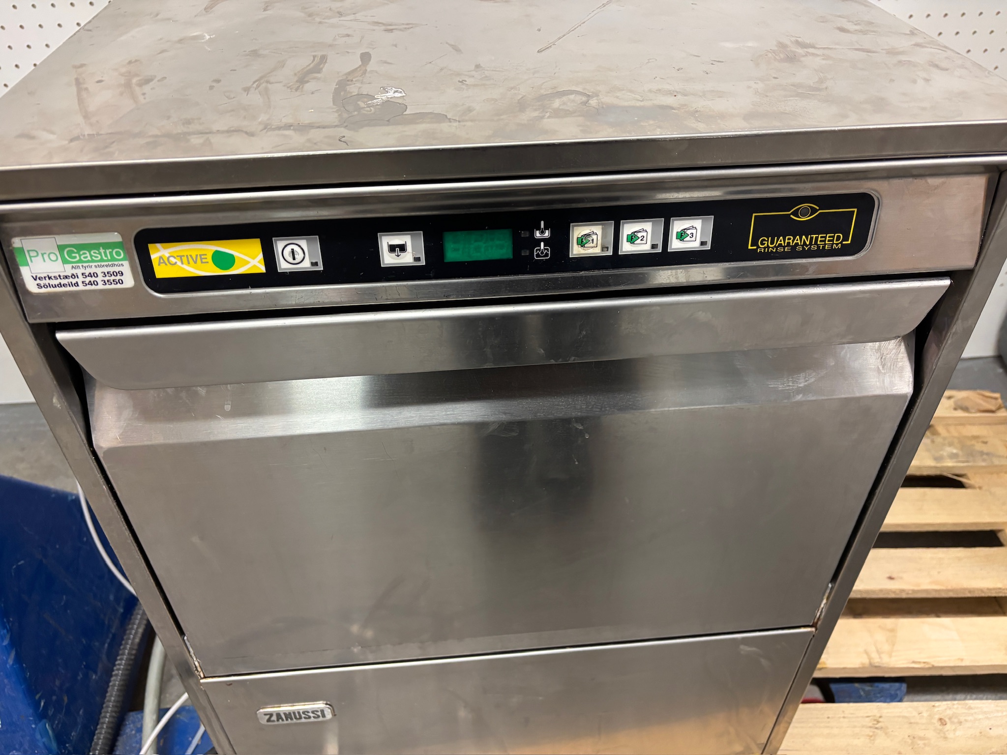 SELT / SOLD Zanussi undirborðsvél frá ProGastro 5