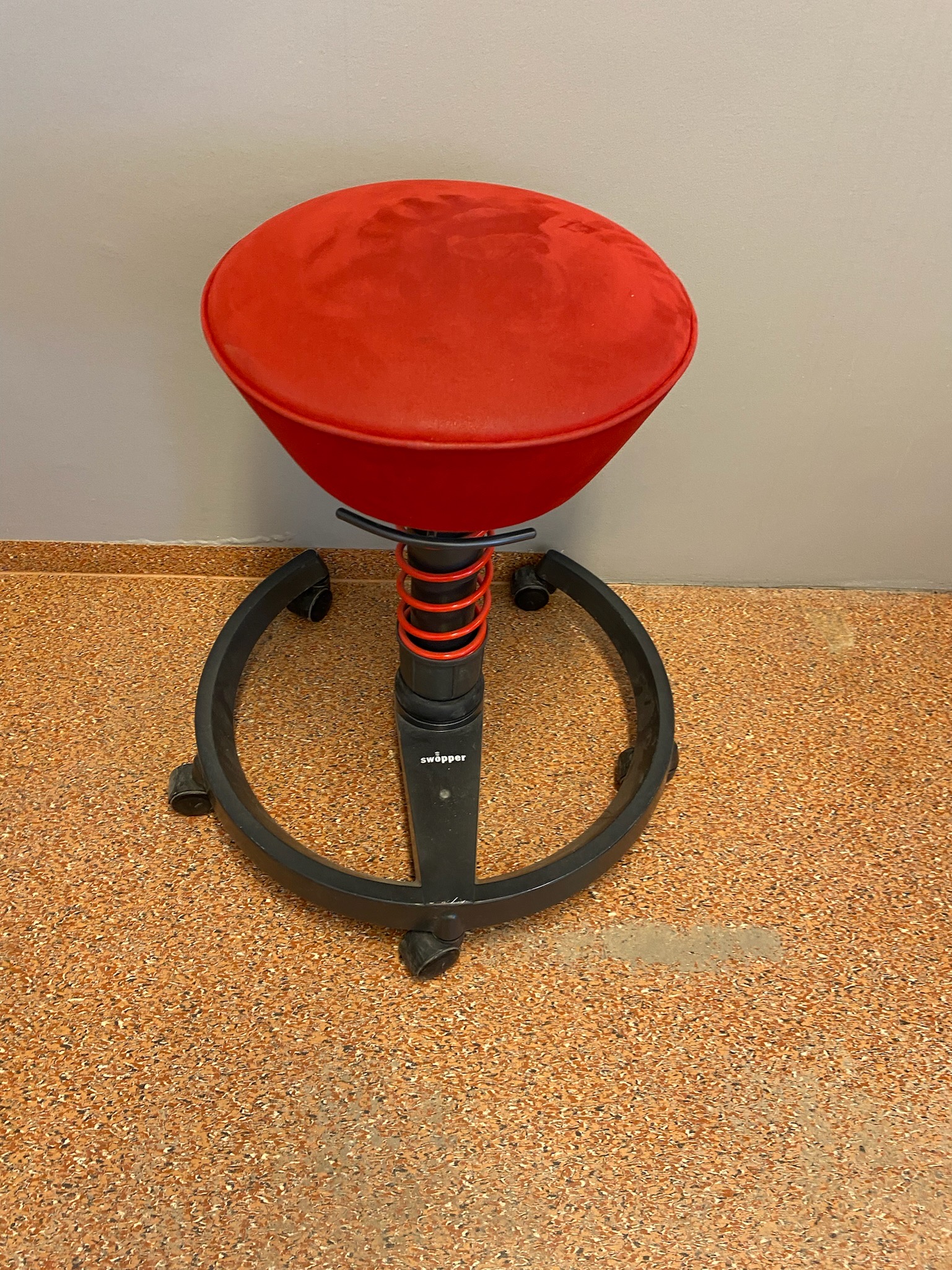 SELT / SOLD Aeris Swopper heilsukollur frá Eirberg - Rauður 2