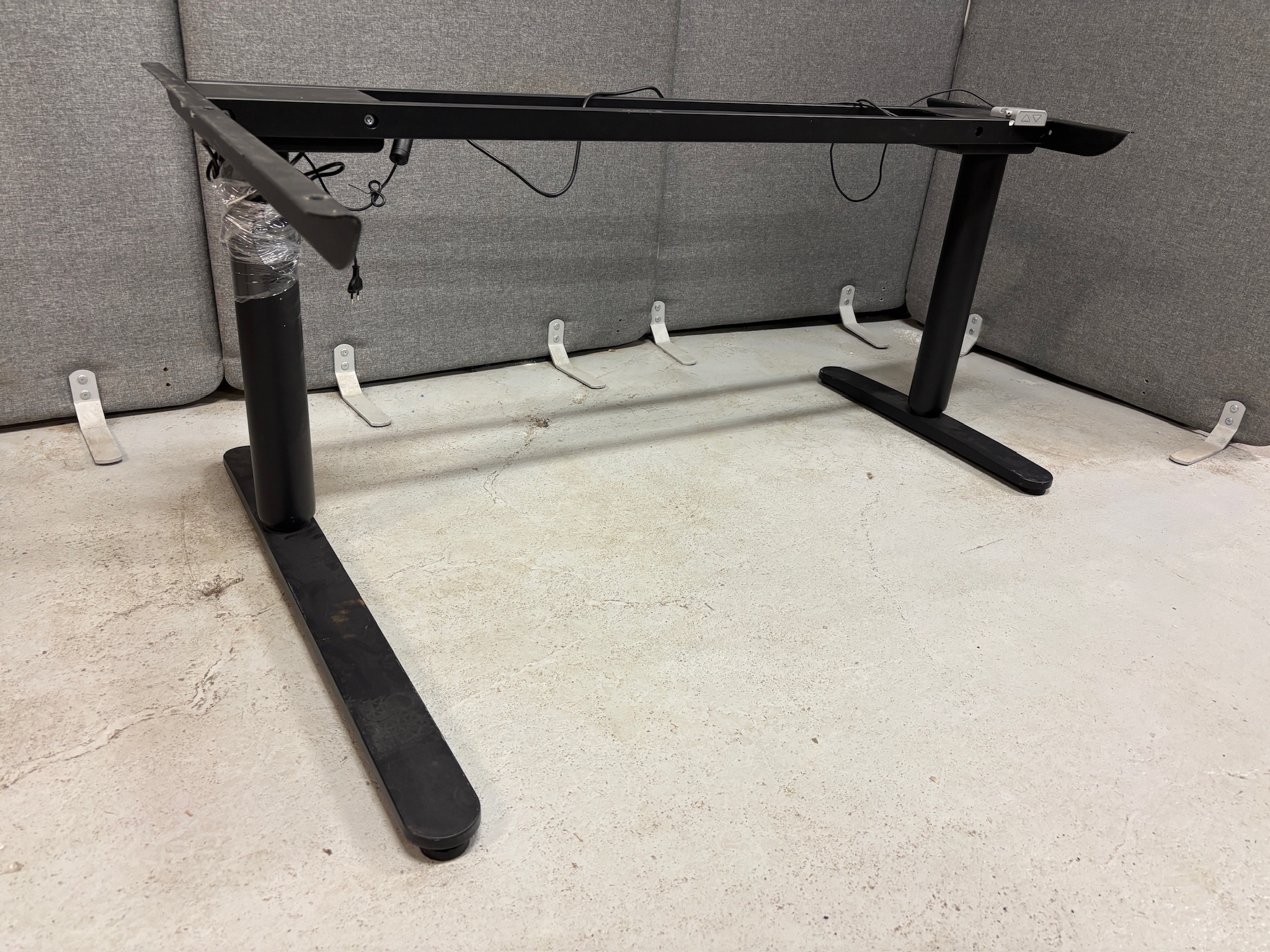 SELT / SOLD IKEA rafmagnsstell, B146 x D96/46 sm. 2