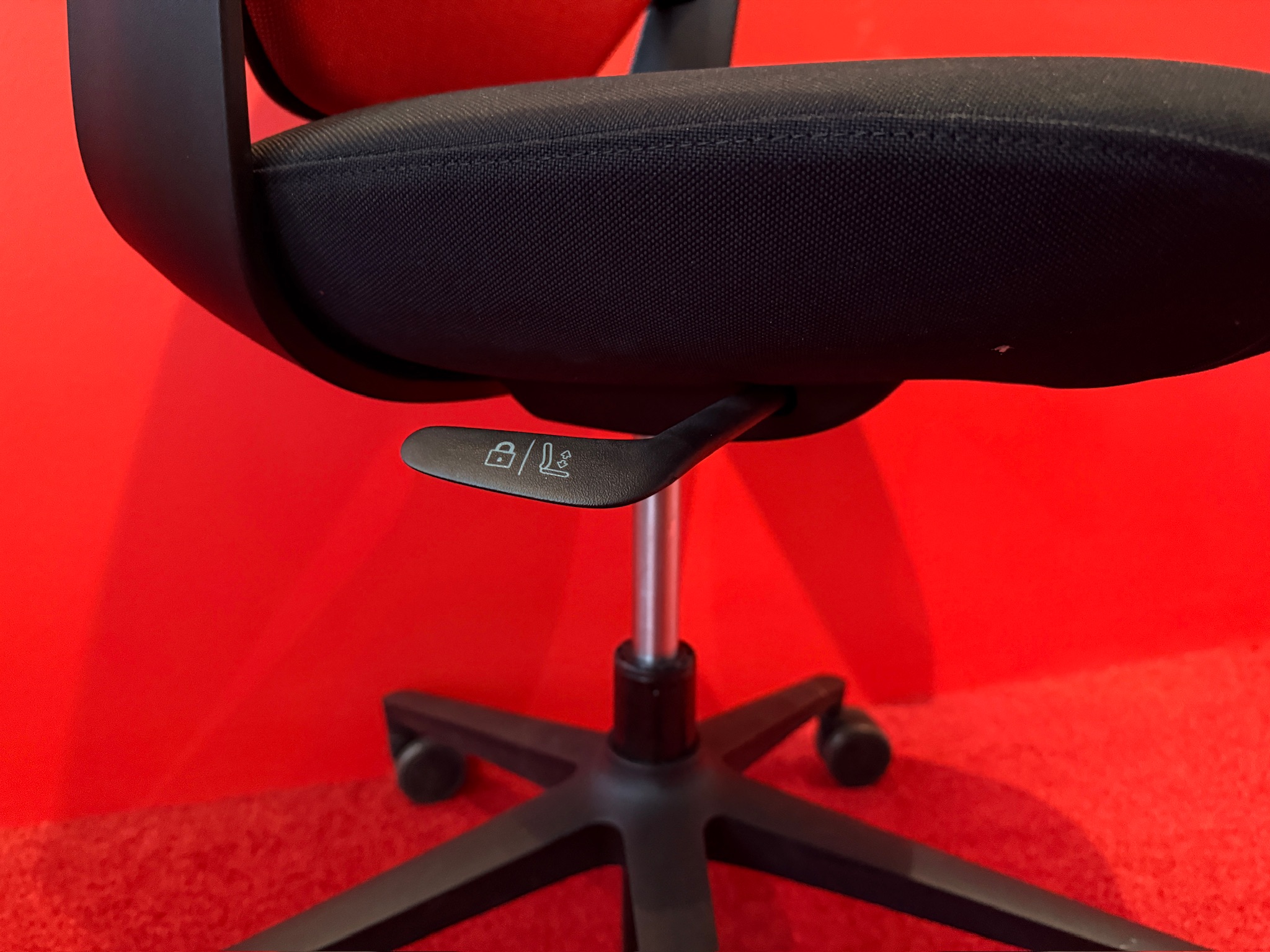 SELT / SOLD Profim Trillo Pro fundarstólar frá Sýrusson - PLAY 3