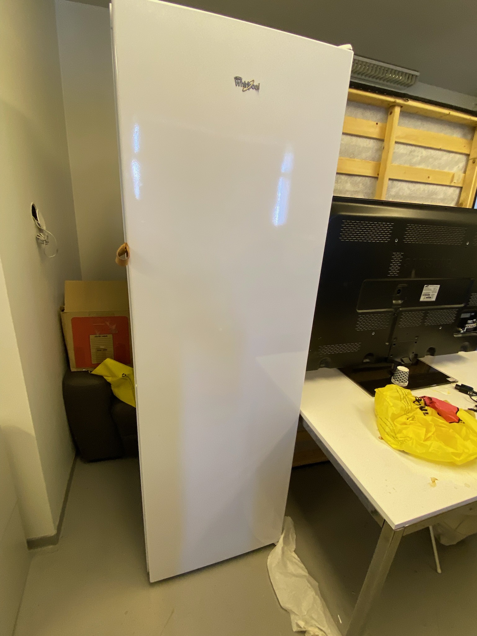 SELT / SOLD Whirlpool ísskápur - H190sm.