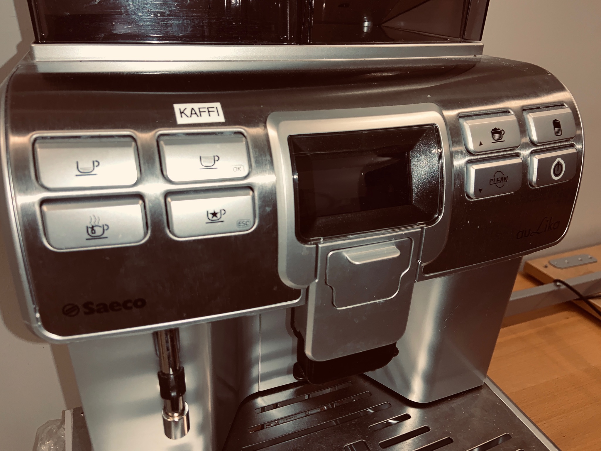 SELT / SOLD Saeco Aulika Top RI kaffivél 3