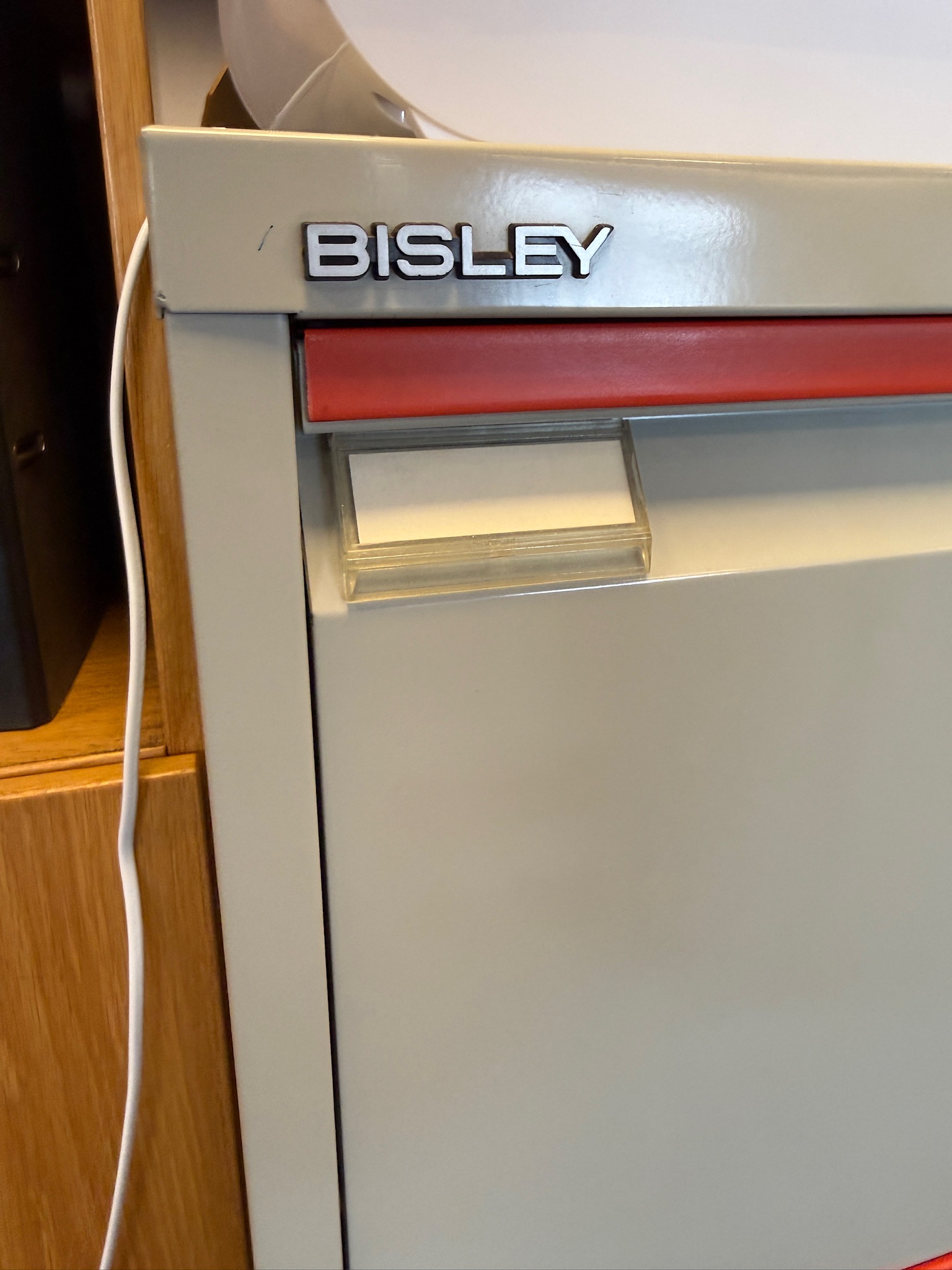 SELT / SOLD Bisley skjalaskápur m. lykli frá AJ Vörulistanum 5