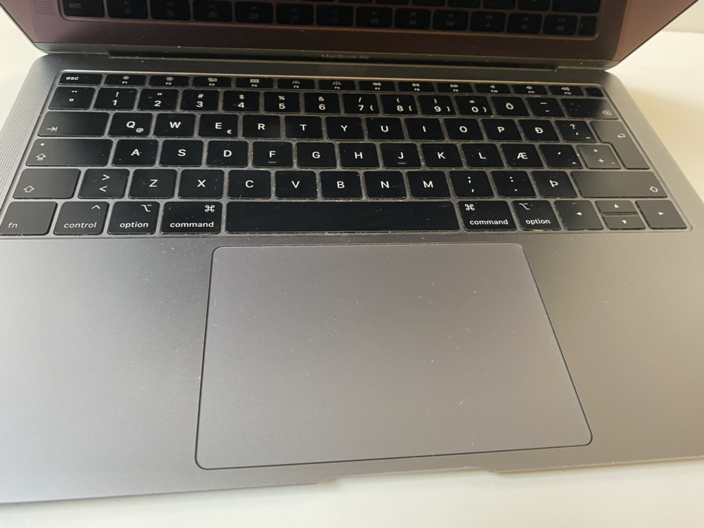 SELT / SOLD Apple MacBook Air, 13'' 8