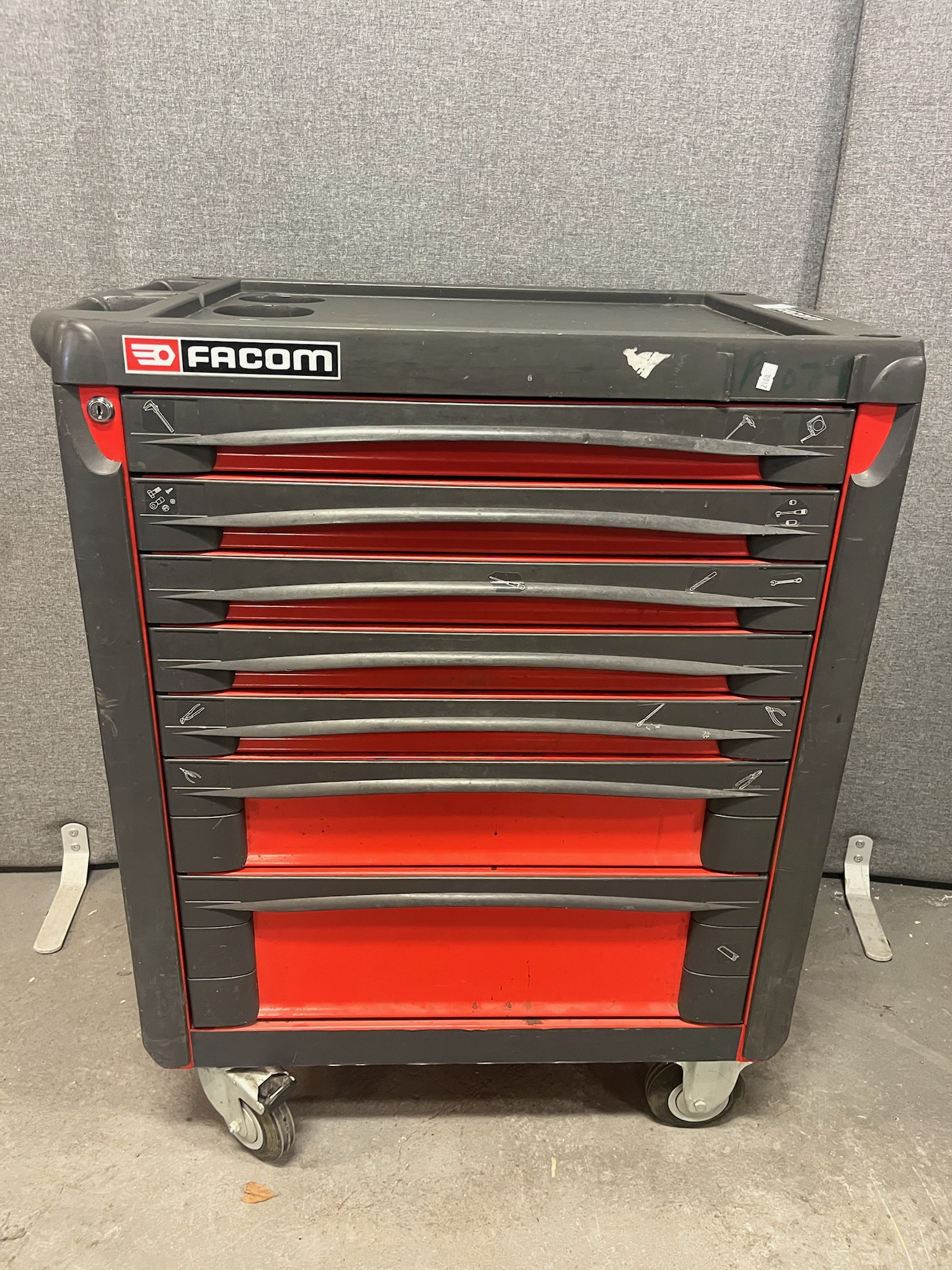 SELT / SOLD Facom Jet XL verkfæraskápur frá Ísól, 5+1+1 skúffur 2