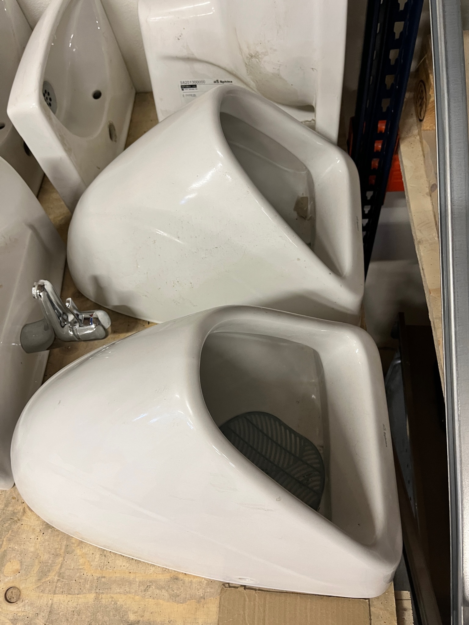 SELT / SOLD Þvagskálar - pissuskálar - salernisskálar