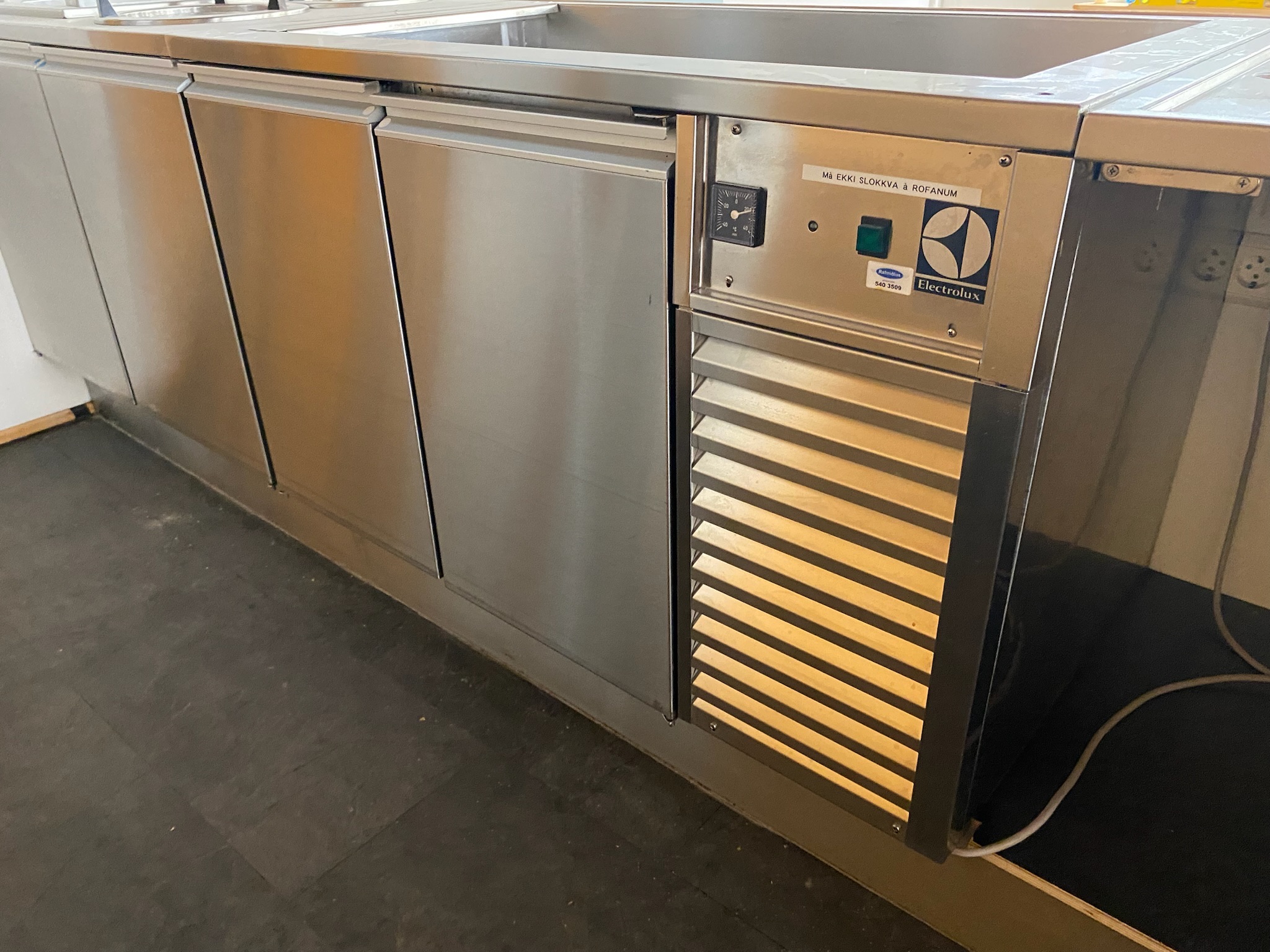 SELT / SOLD Kæliborð Electrolux, B120 x D66 x H90 sm. 3