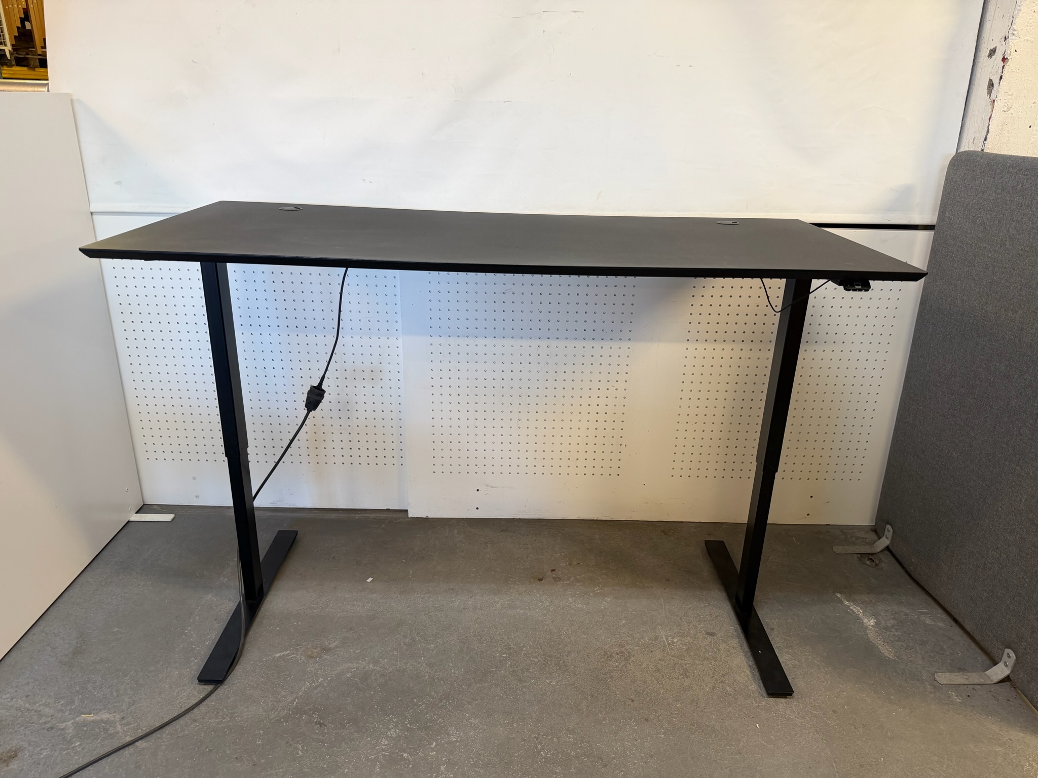 SELT / SOLD Dencon rafmagnsborð frá Pennanum, B160xD80sm. 5