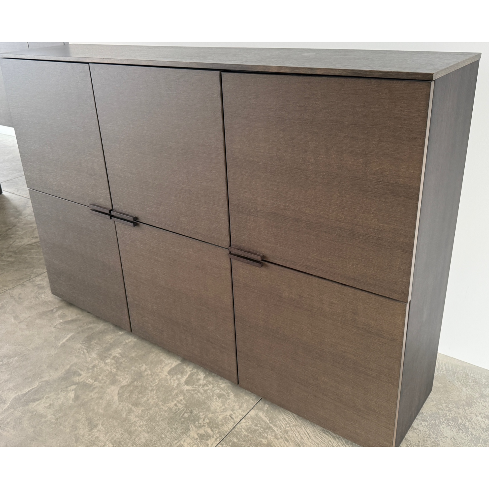 SELT / SOLD Tisettanta kommóða - sérsmíðað á Ítalíu - B187 x D40 x H126 sm. 2
