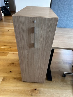 SELT / SOLD Fansa turnskápur með læsingu frá Pennanum 3